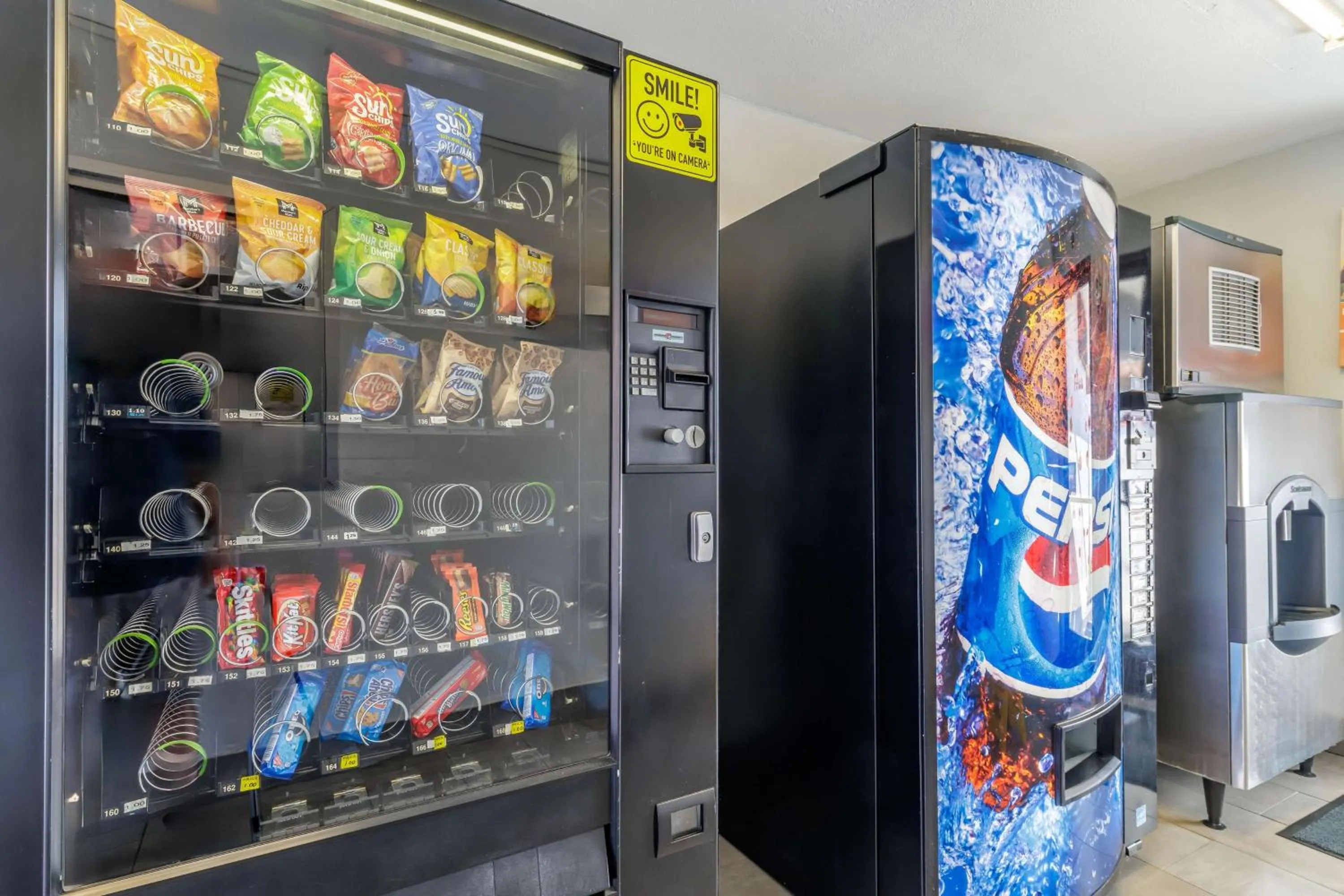 Property building in Motel 6 Elizabethtown