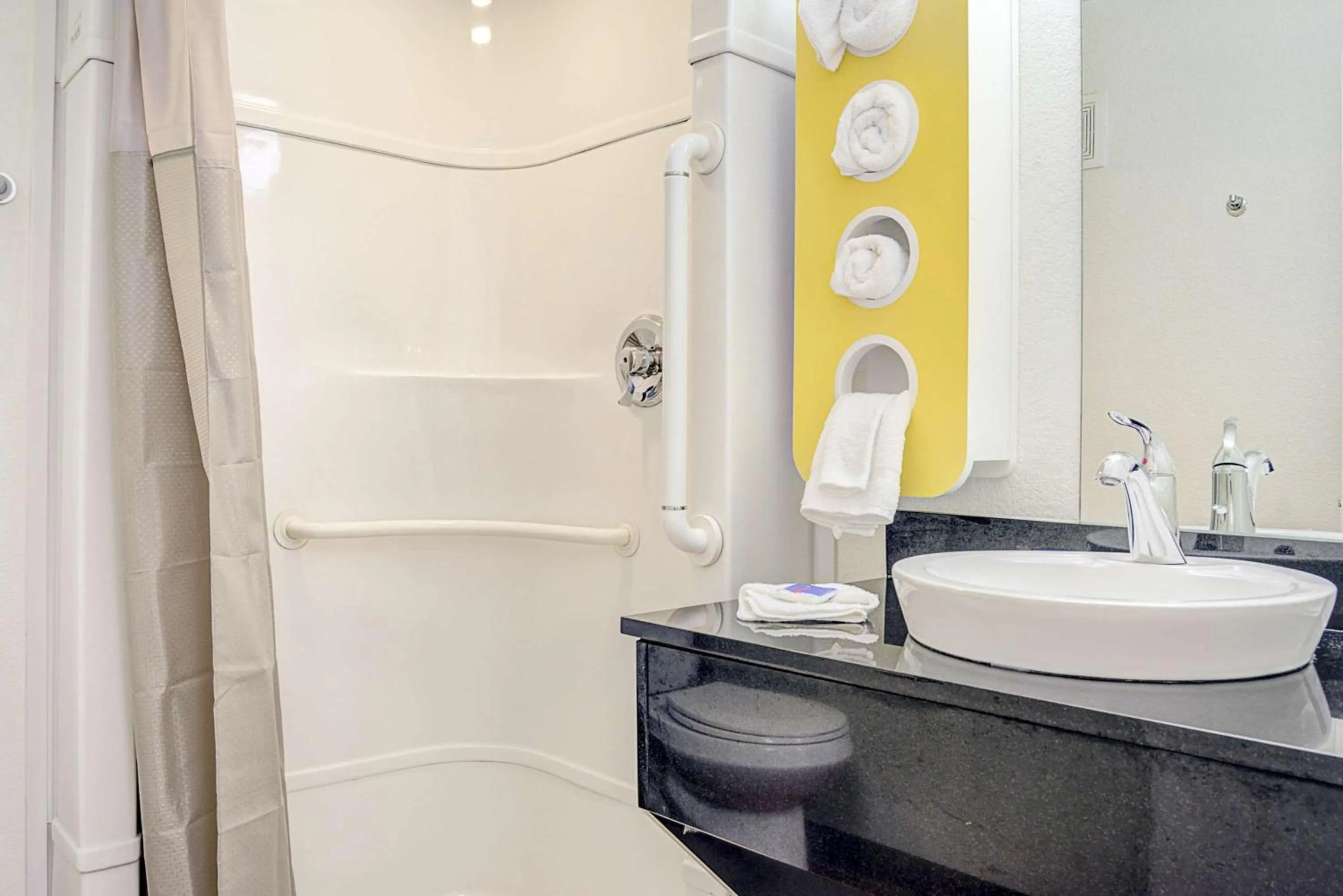 Bathroom in Motel 6-Portland, OR - Central