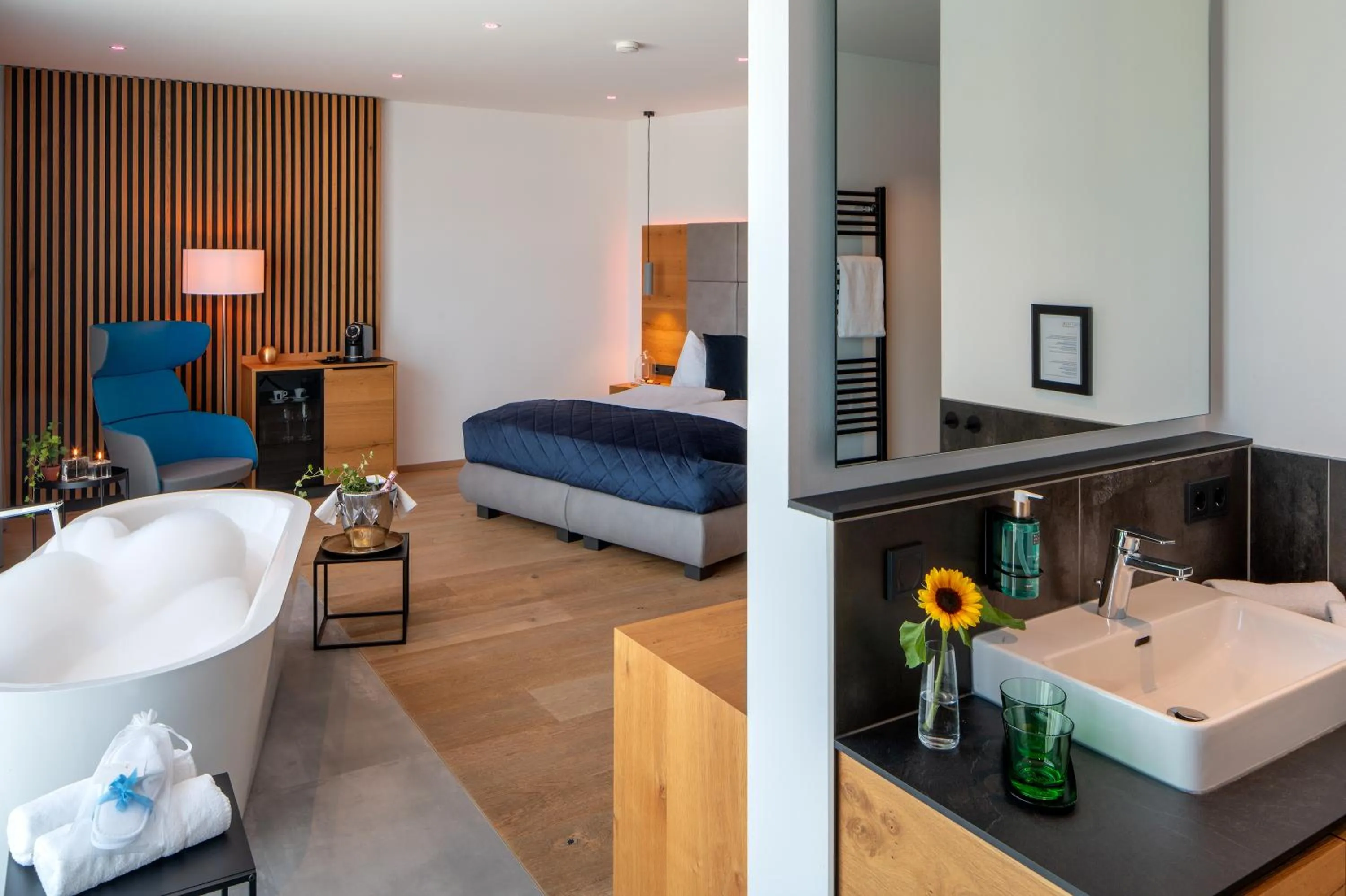 Photo of the whole room, Bed in Patrix Hotel, Restaurant, Bar