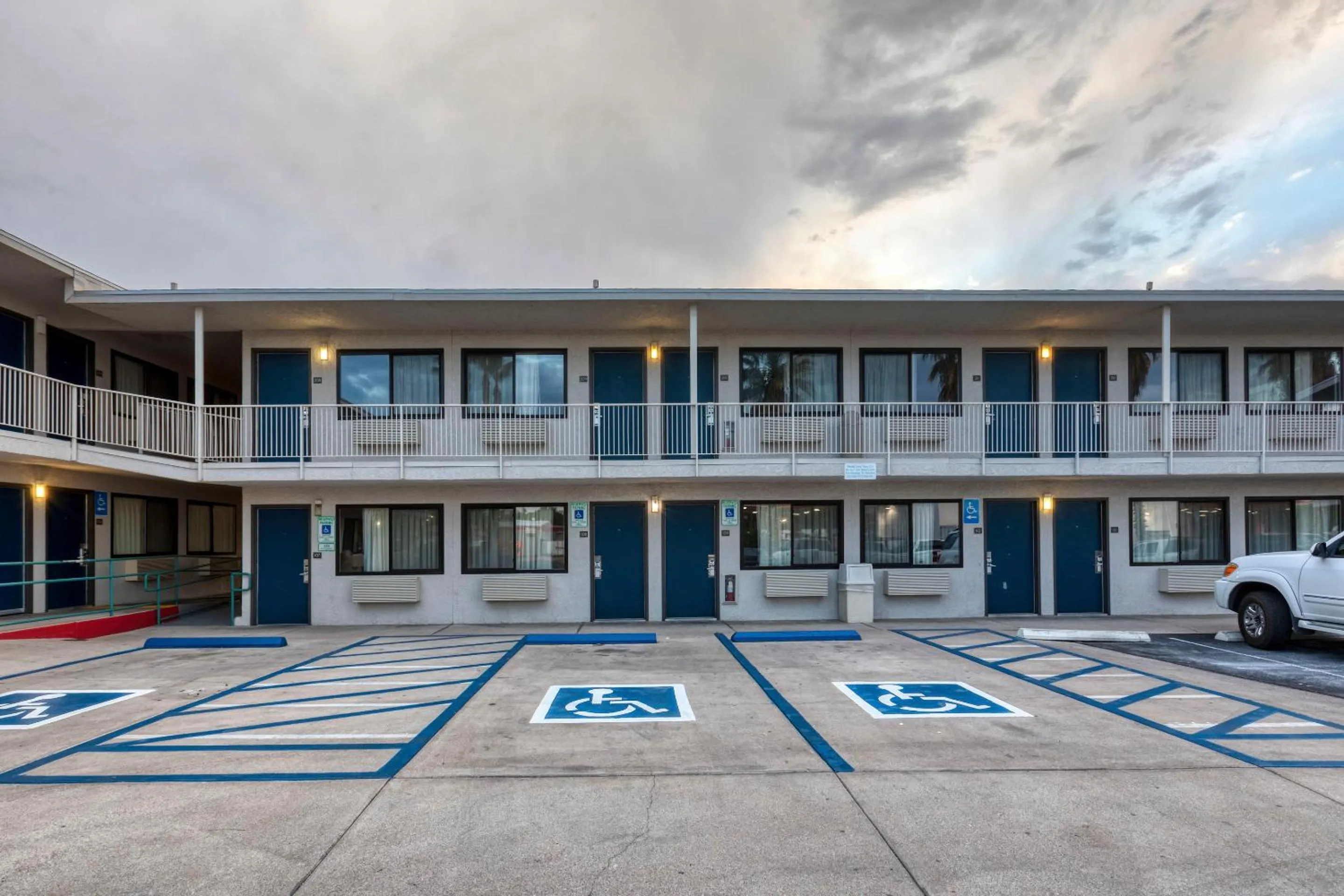 Property building in Motel 6-Nogales, AZ - Mariposa Road