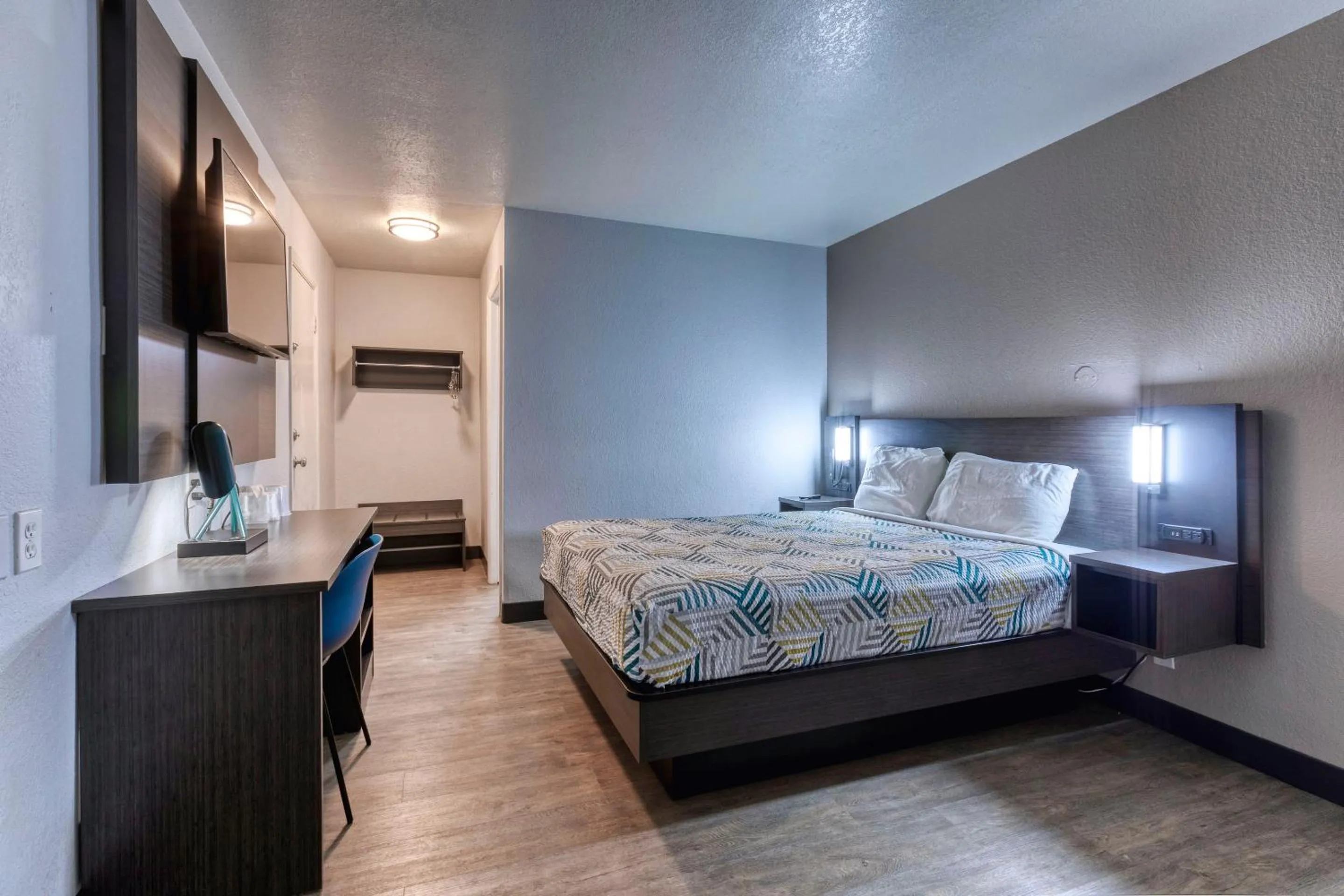 Bed in Motel 6-Nogales, AZ - Mariposa Road