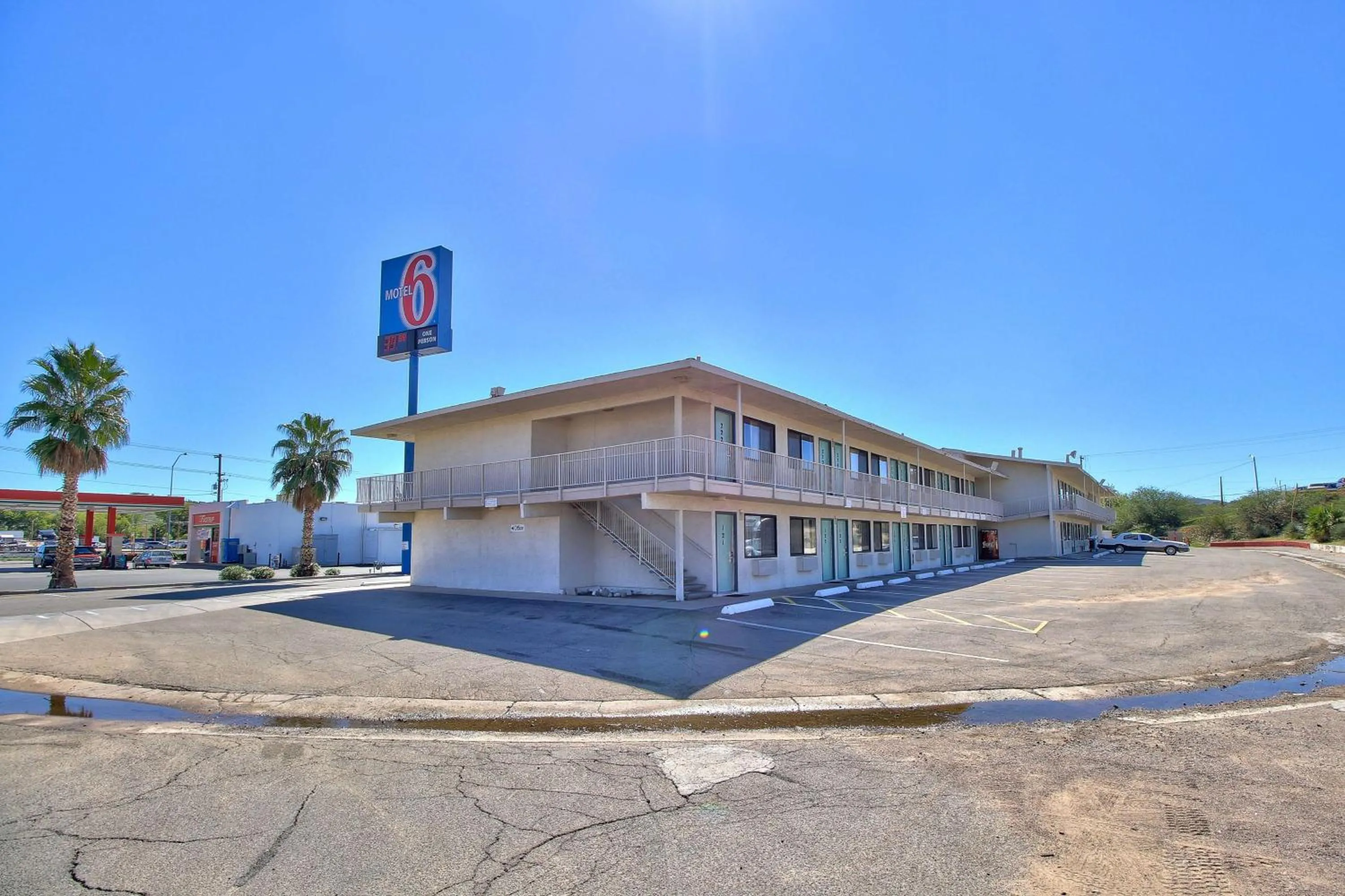 Property building in Motel 6-Nogales, AZ - Mariposa Road