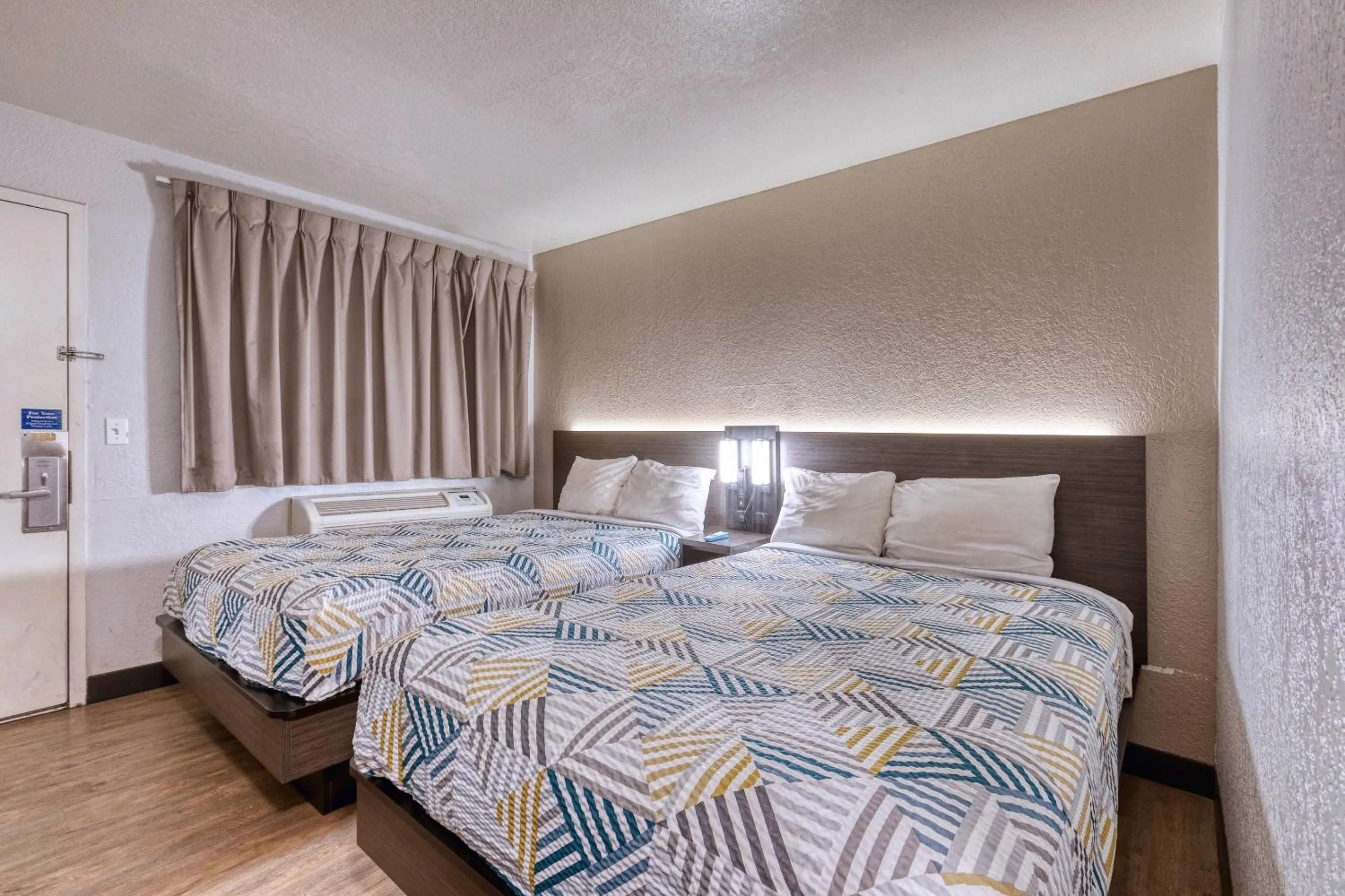 Bed in Motel 6-Nogales, AZ - Mariposa Road