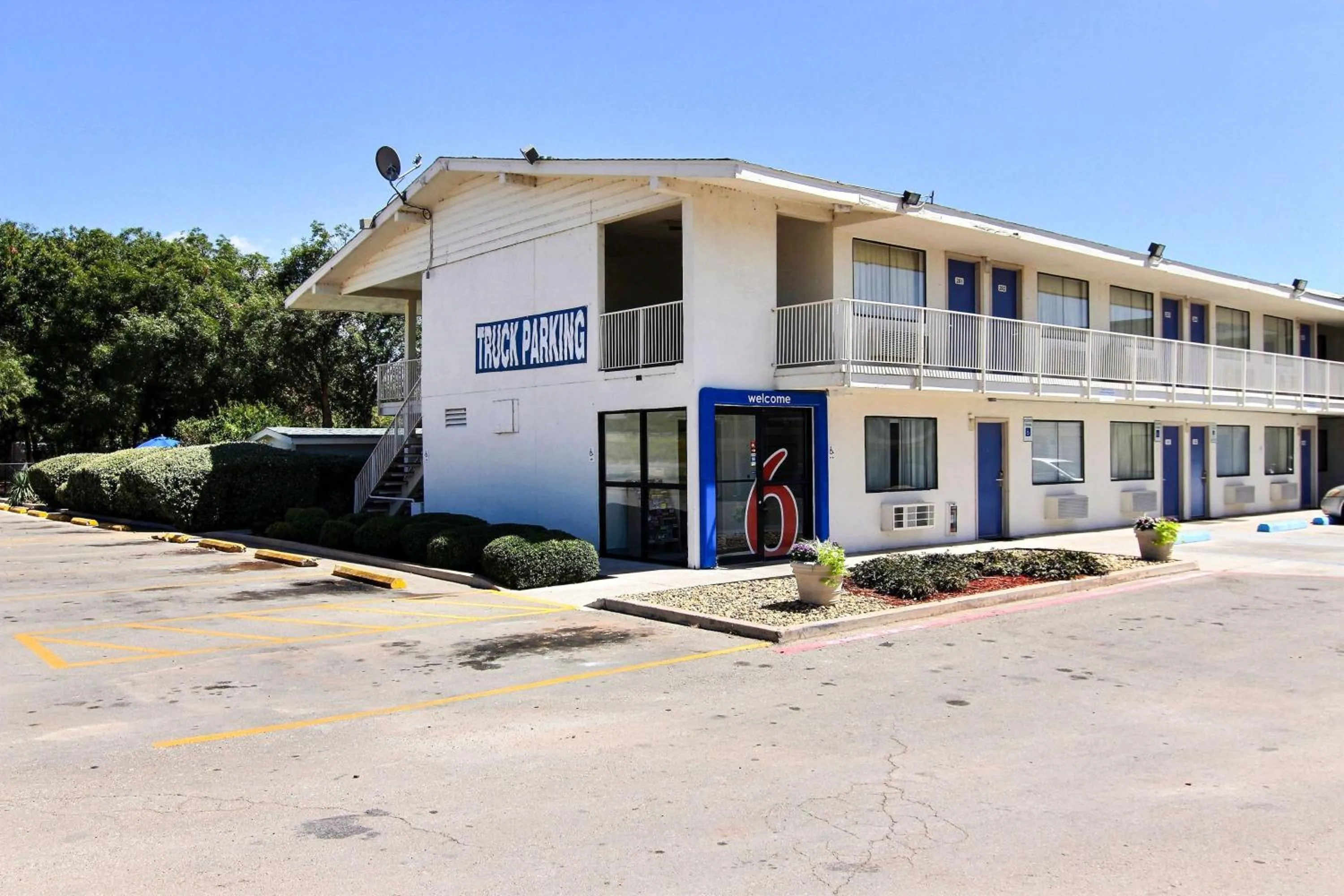 Property building in Motel 6-Abilene, TX