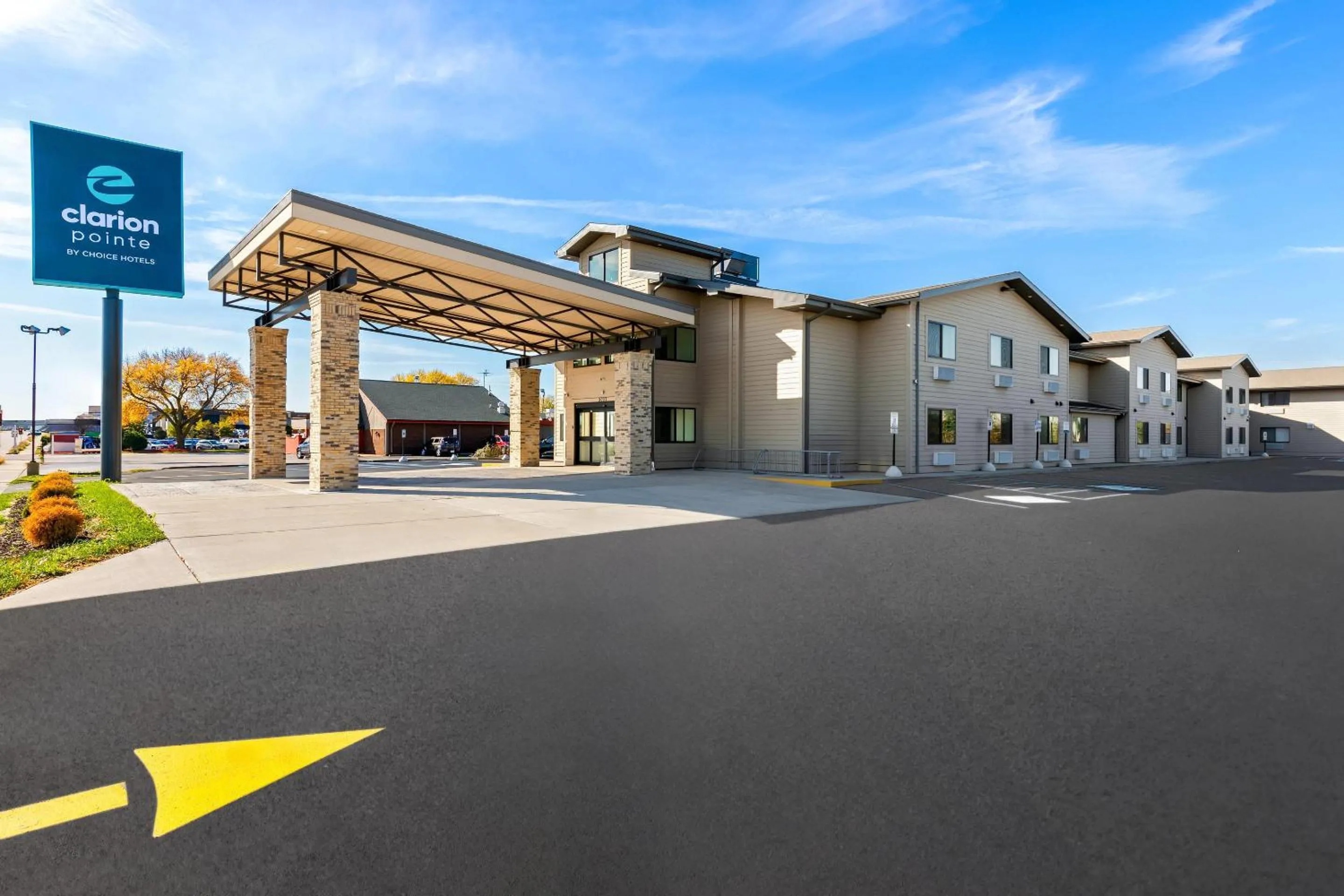 Clarion Pointe Milwaukee Airport
