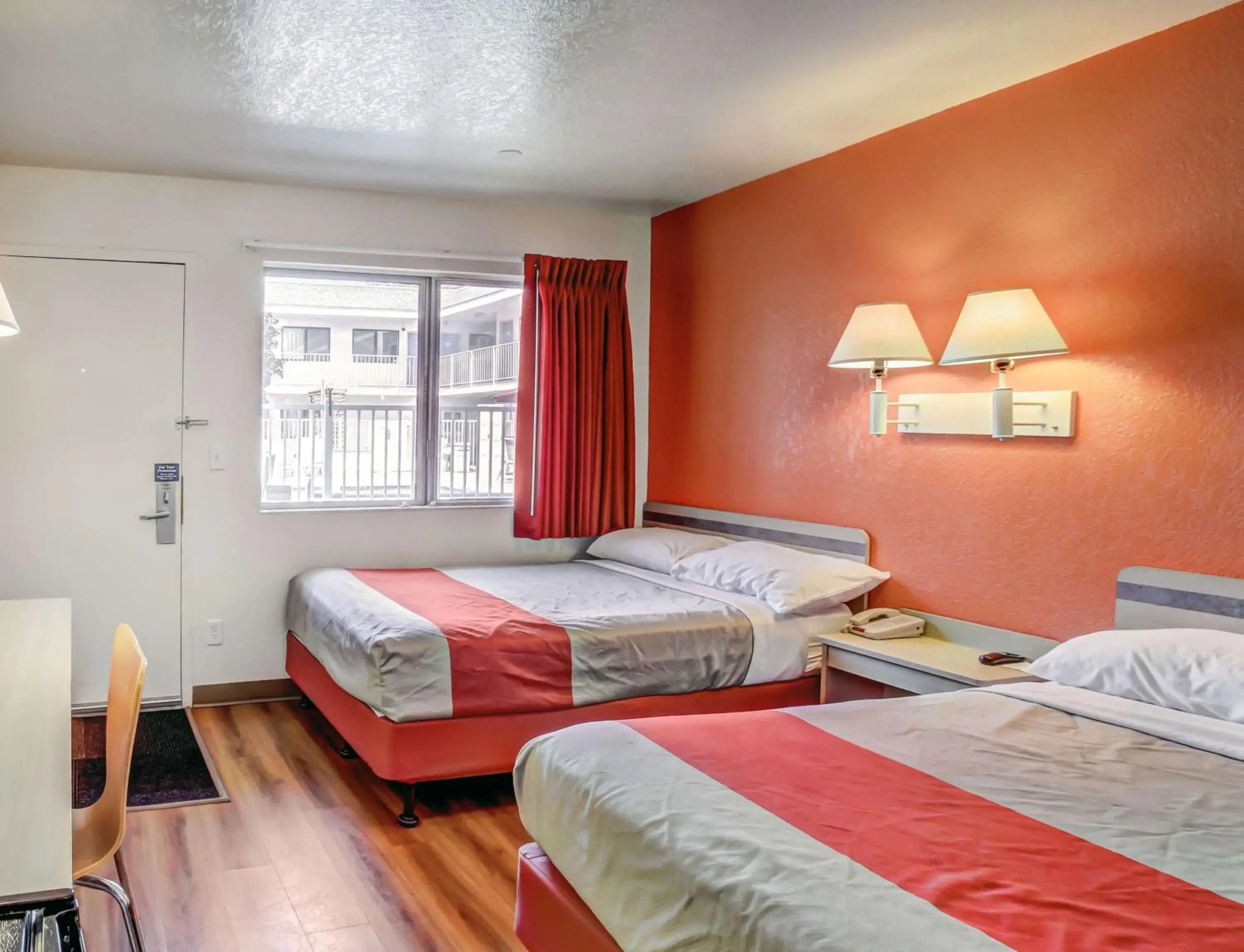 Quadruple Room in Motel 6-Medford, OR Quadruple Room in Motel 6-Medford, OR