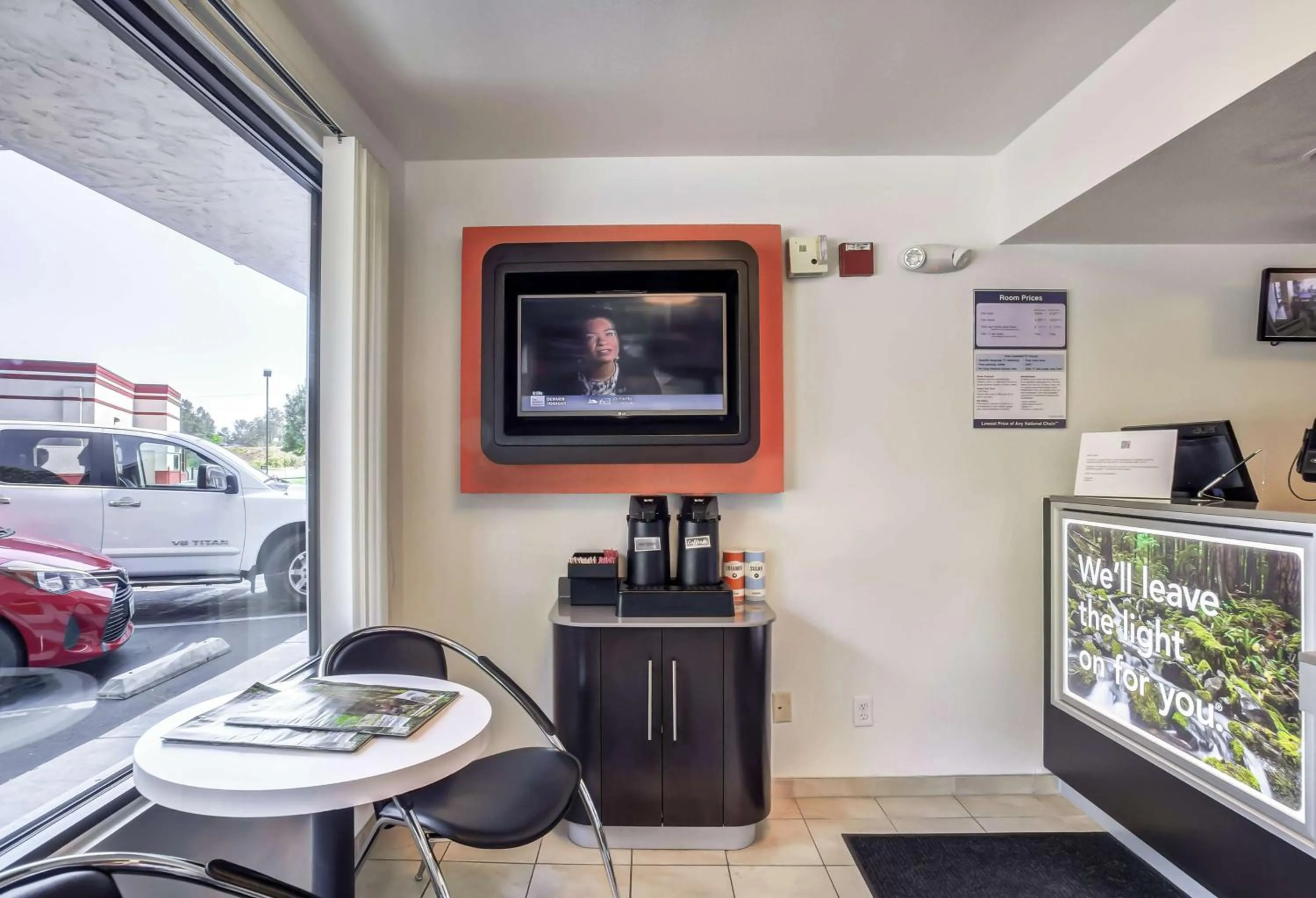 Restaurant/places to eat in Motel 6-Medford, OR
