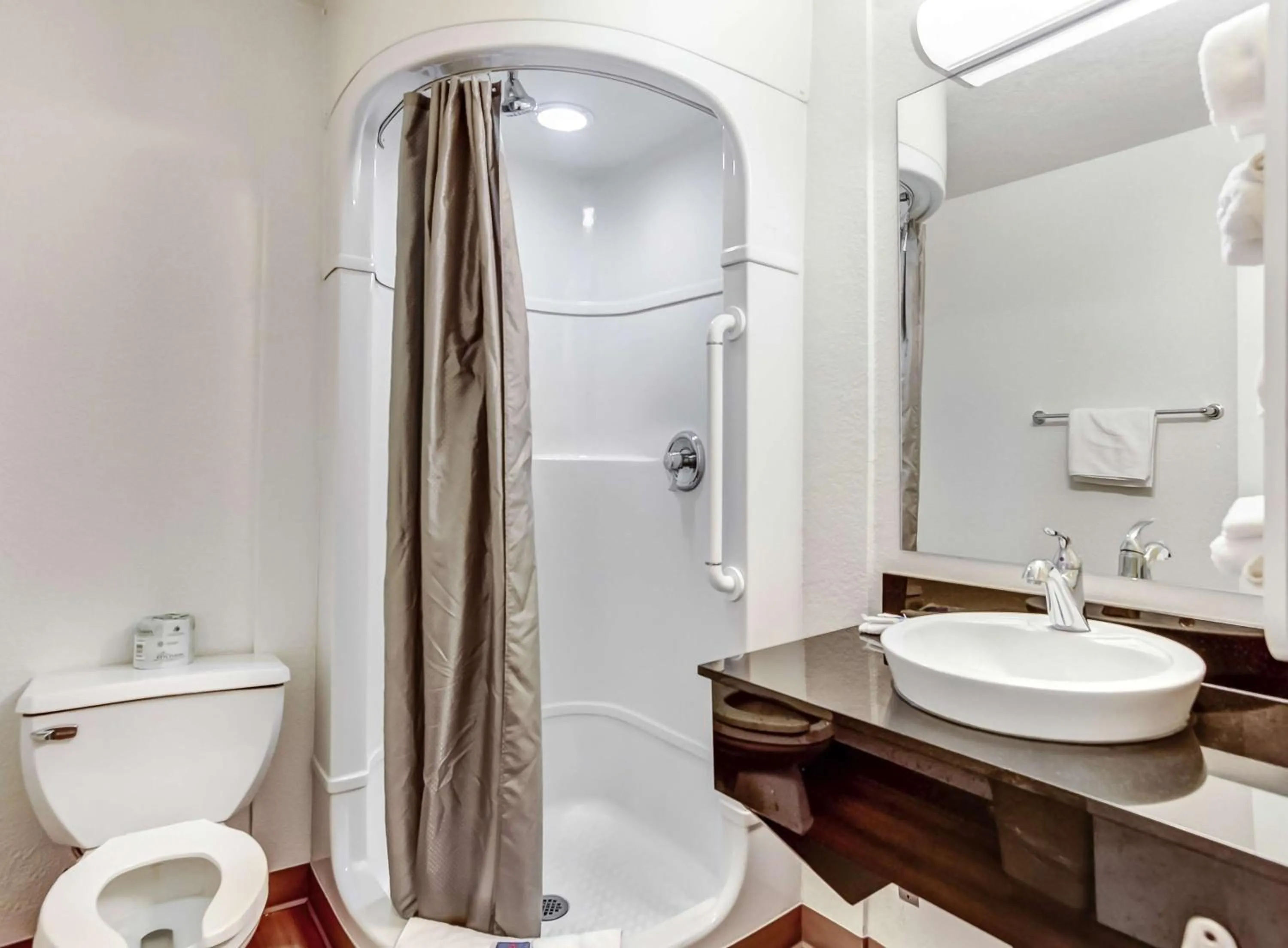 Bathroom in Motel 6-Medford, OR