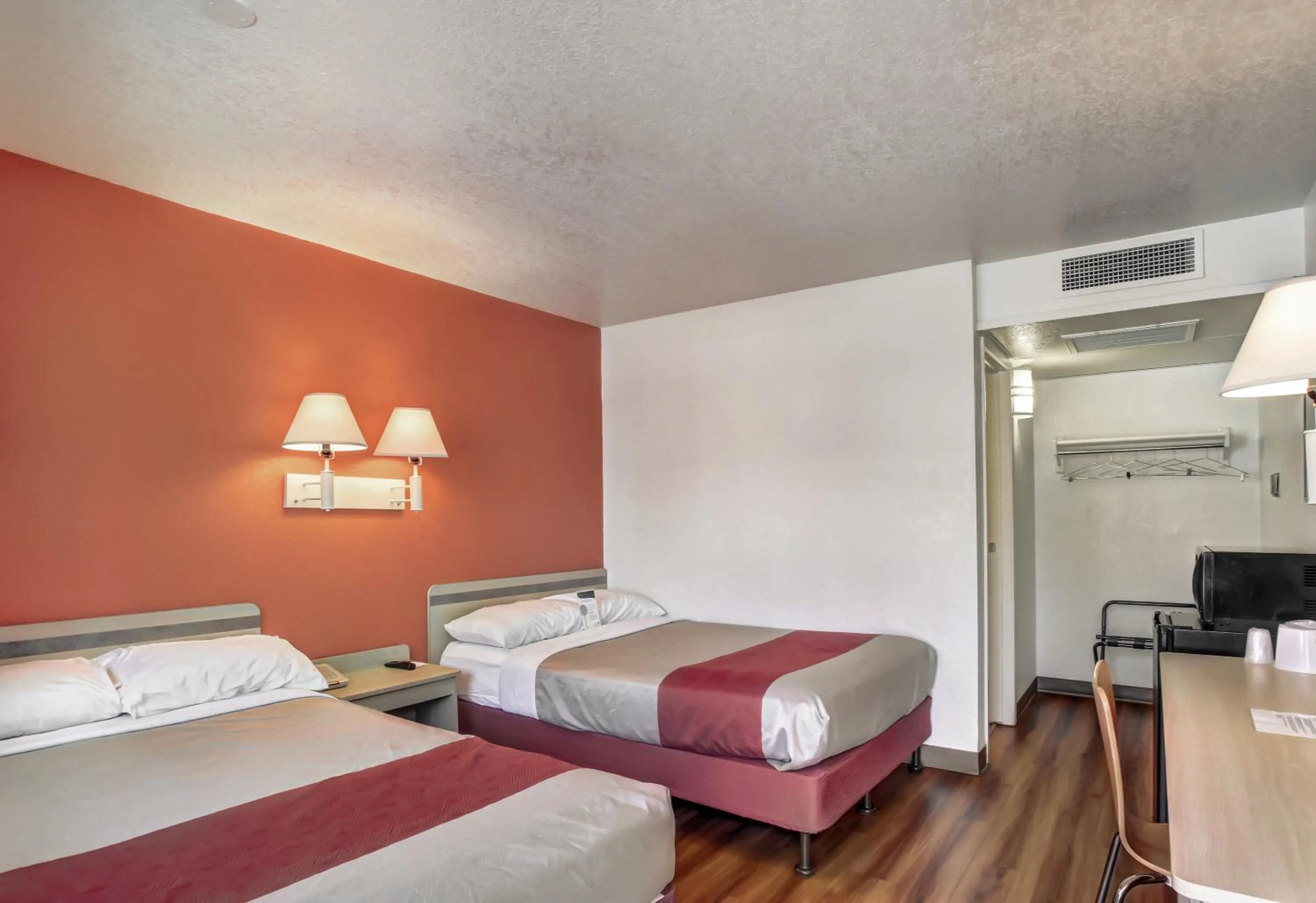 Bedroom, Bed in Motel 6-Medford, OR