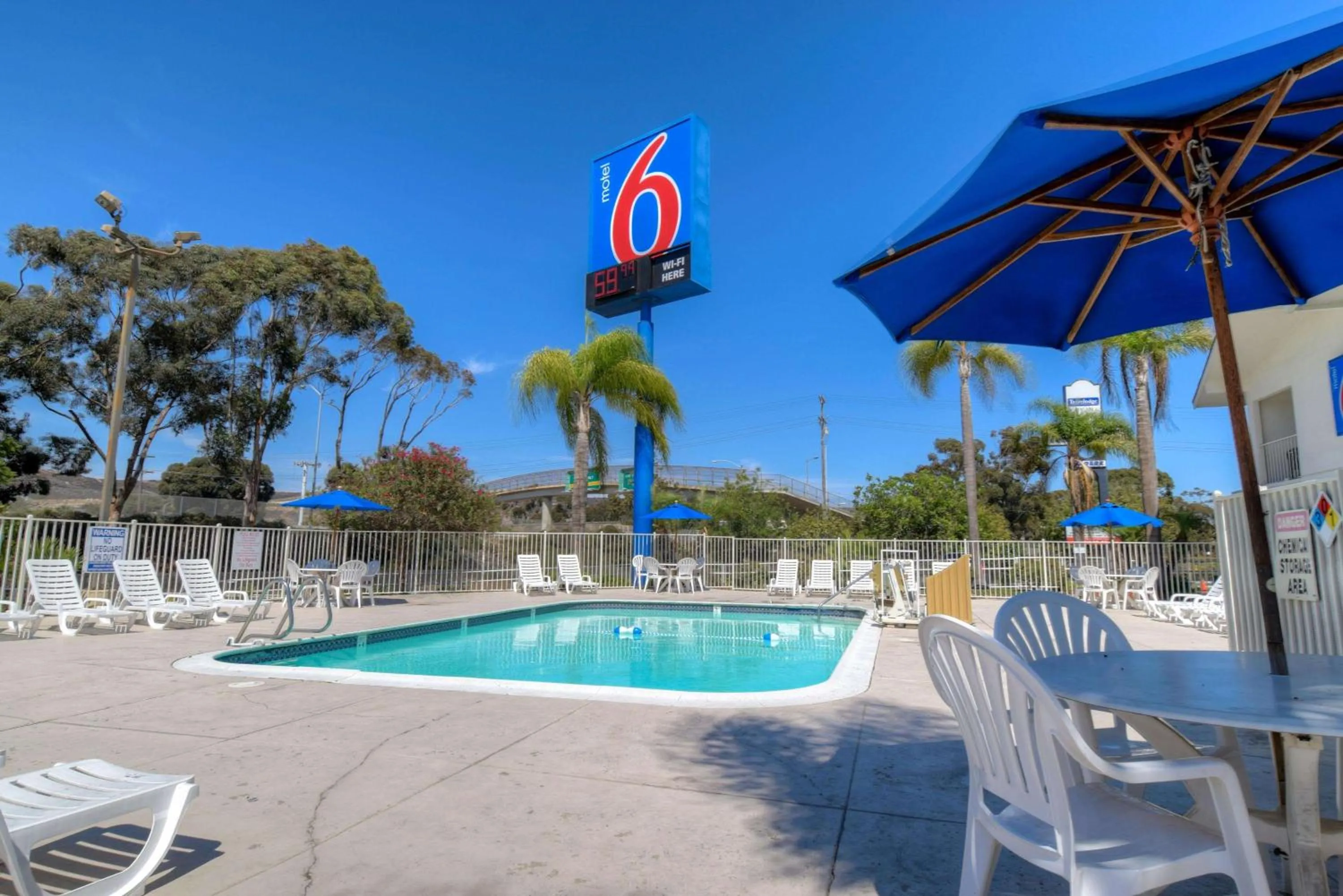 Day in Motel 6-San Ysidro, CA - San Diego - Border