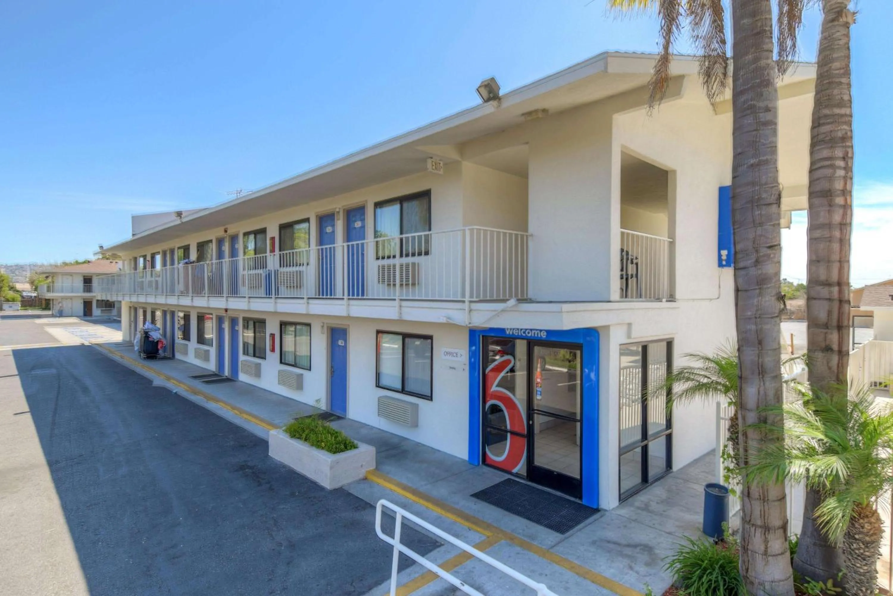 Property building in Motel 6-San Ysidro, CA - San Diego - Border