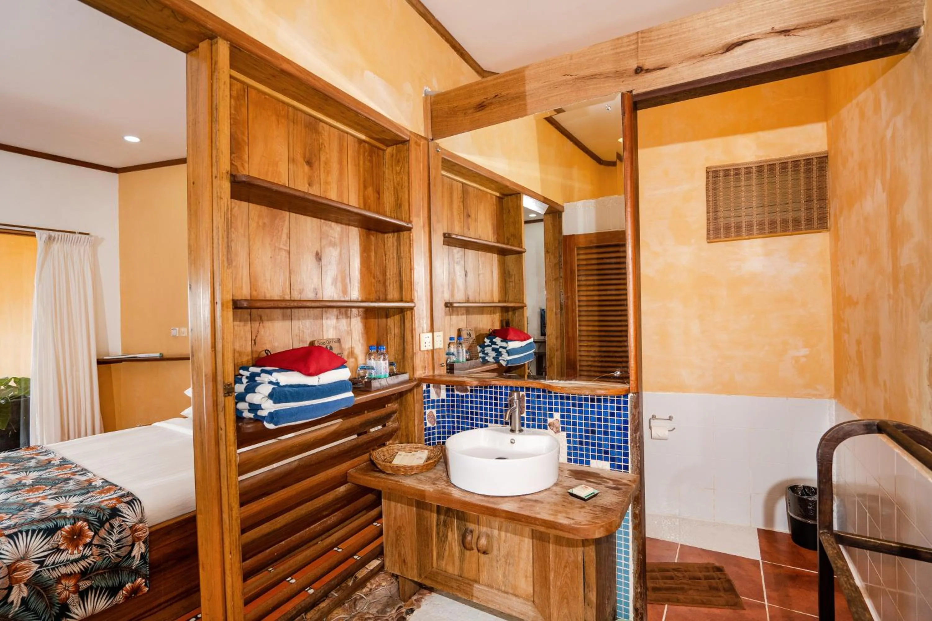 Bathroom, Bed in Veranda Natural Resort