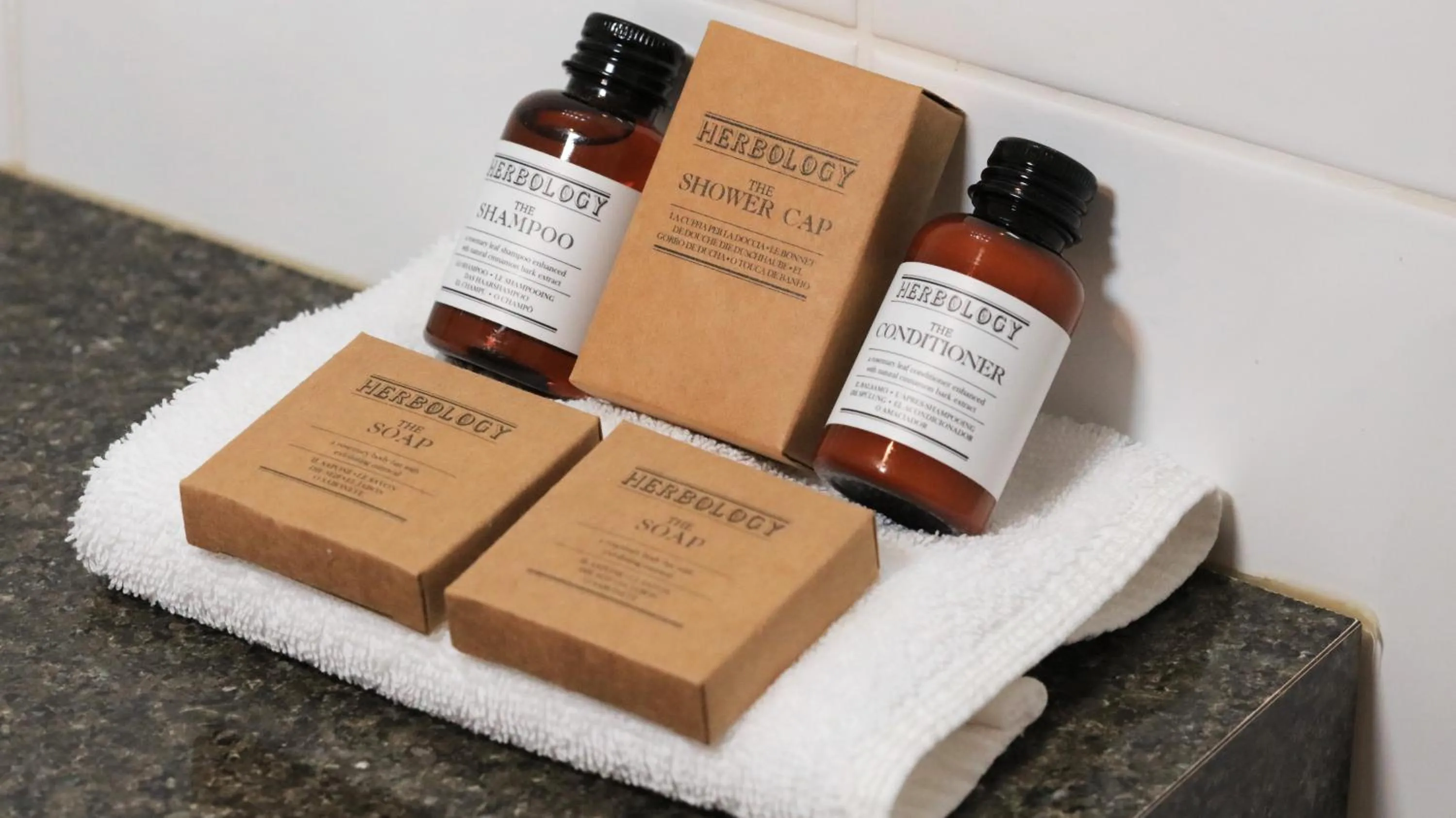 Bathroom in Ashton Motel