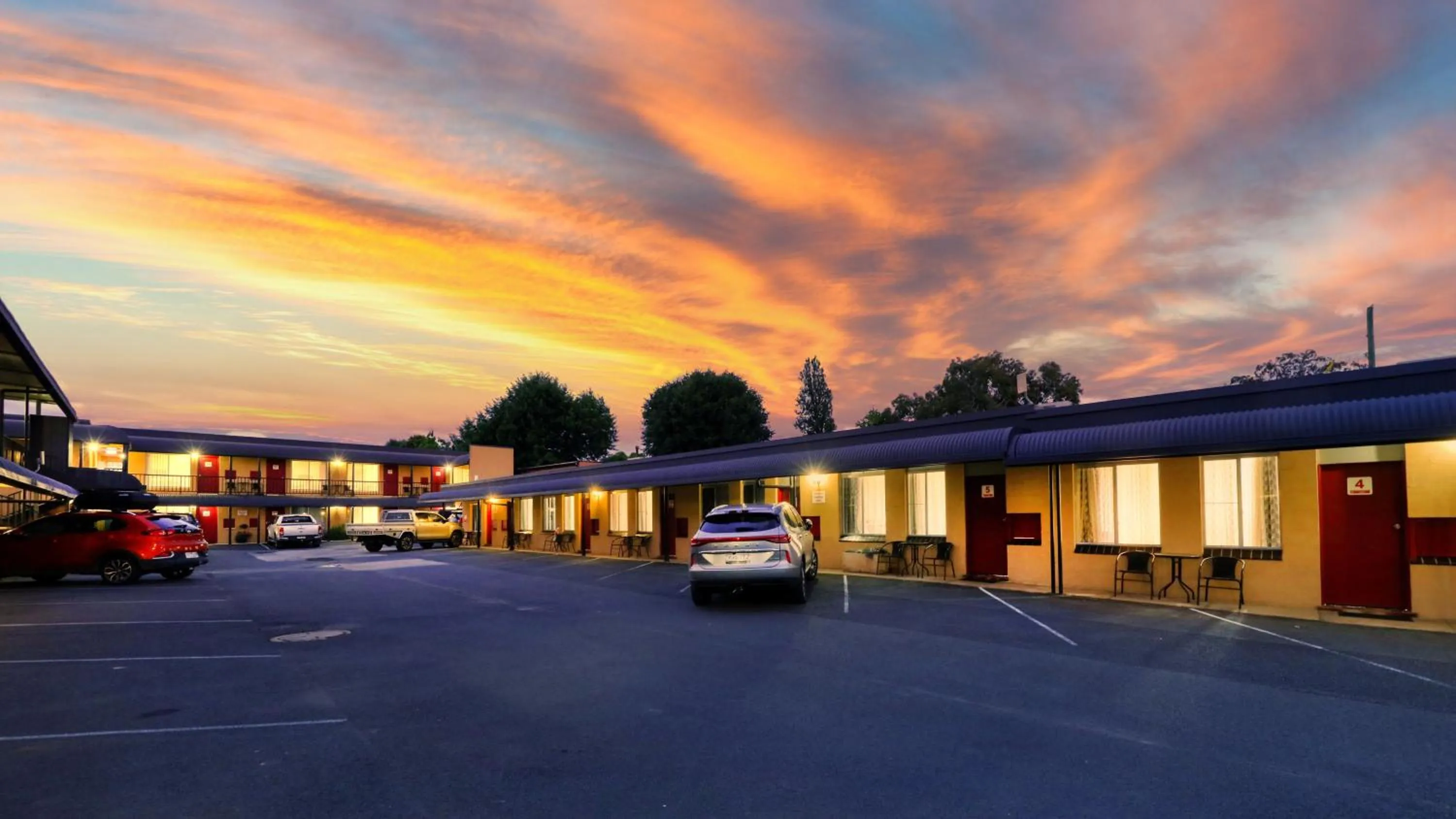 Parking in Ashton Motel