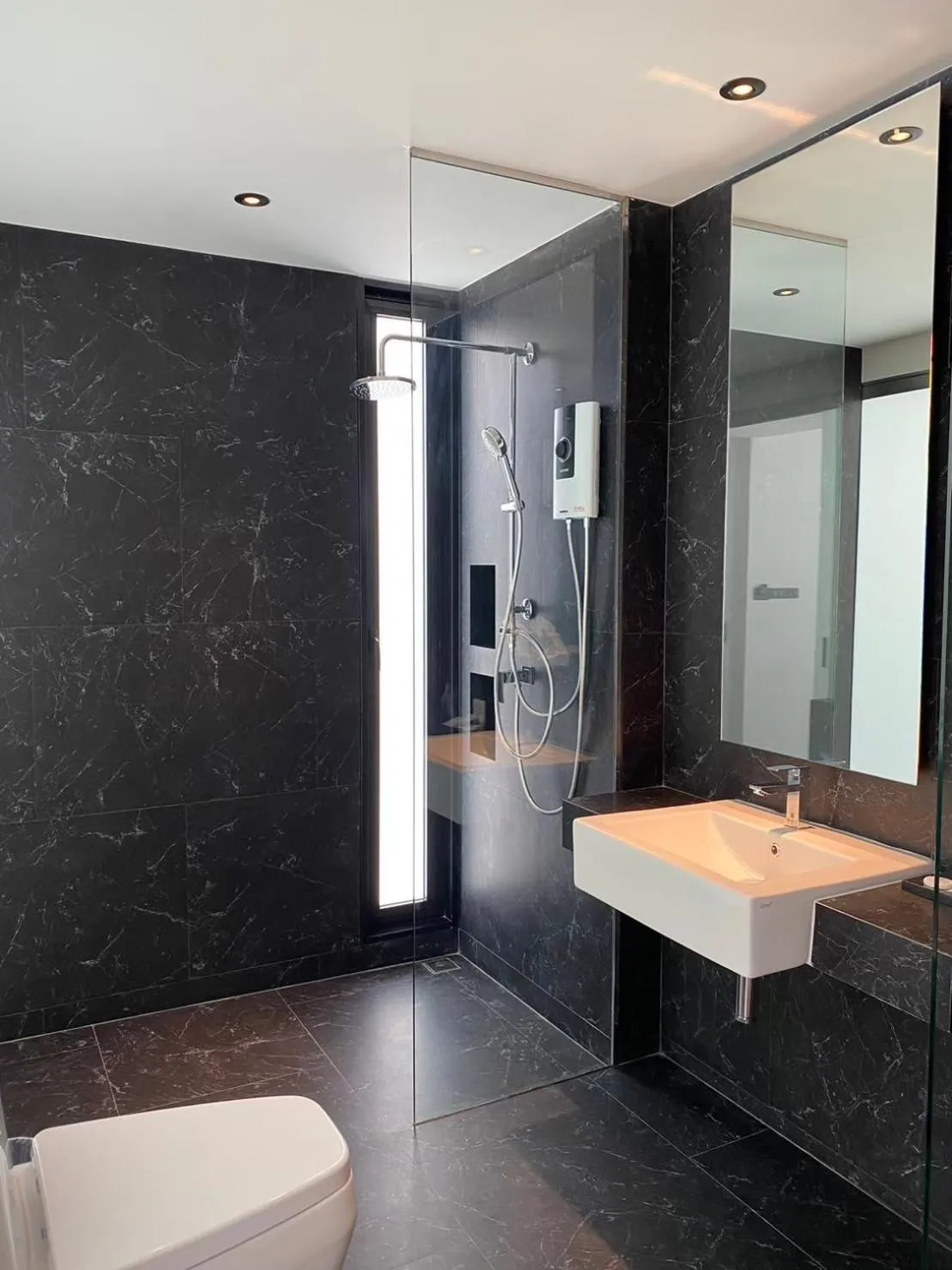 Shower in Nirundorn Resort Chaam