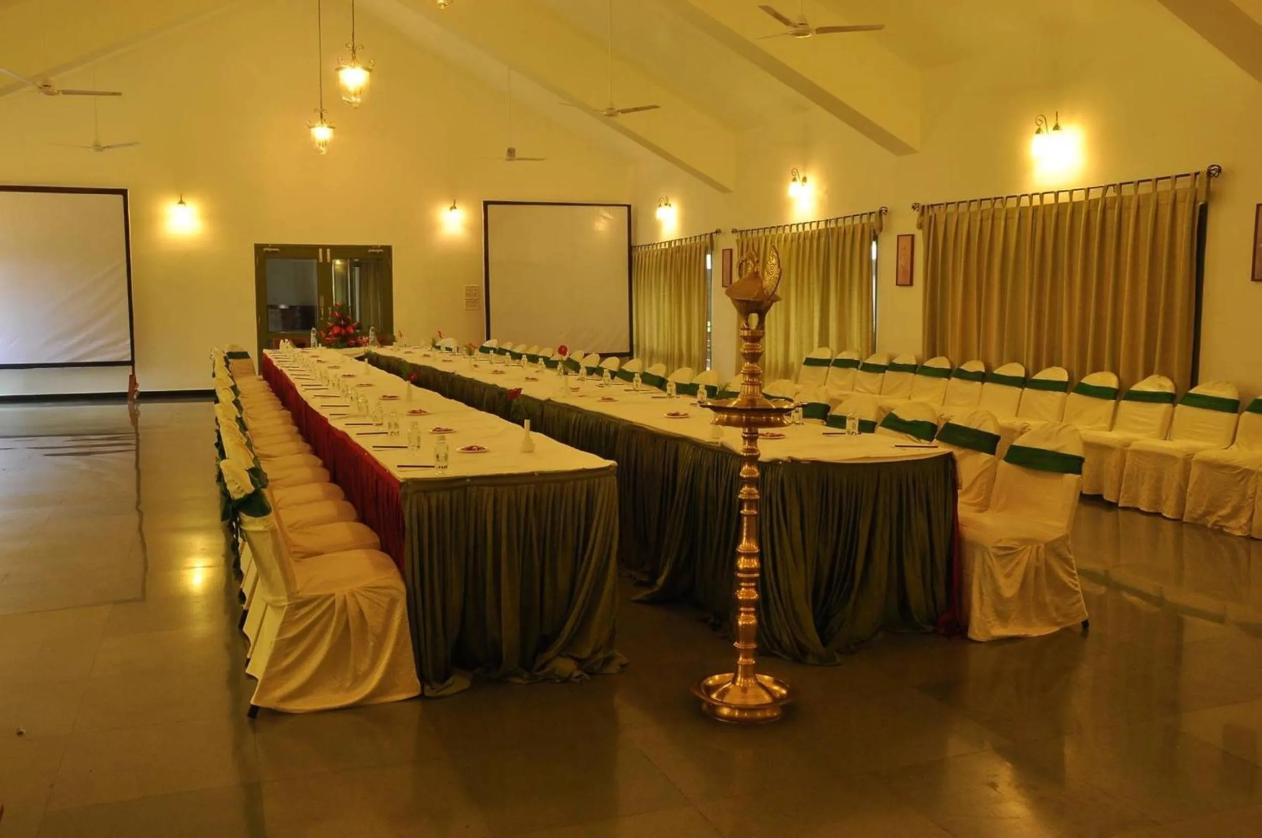 Banquet/Function facilities in Mountain Club Resort Munnar