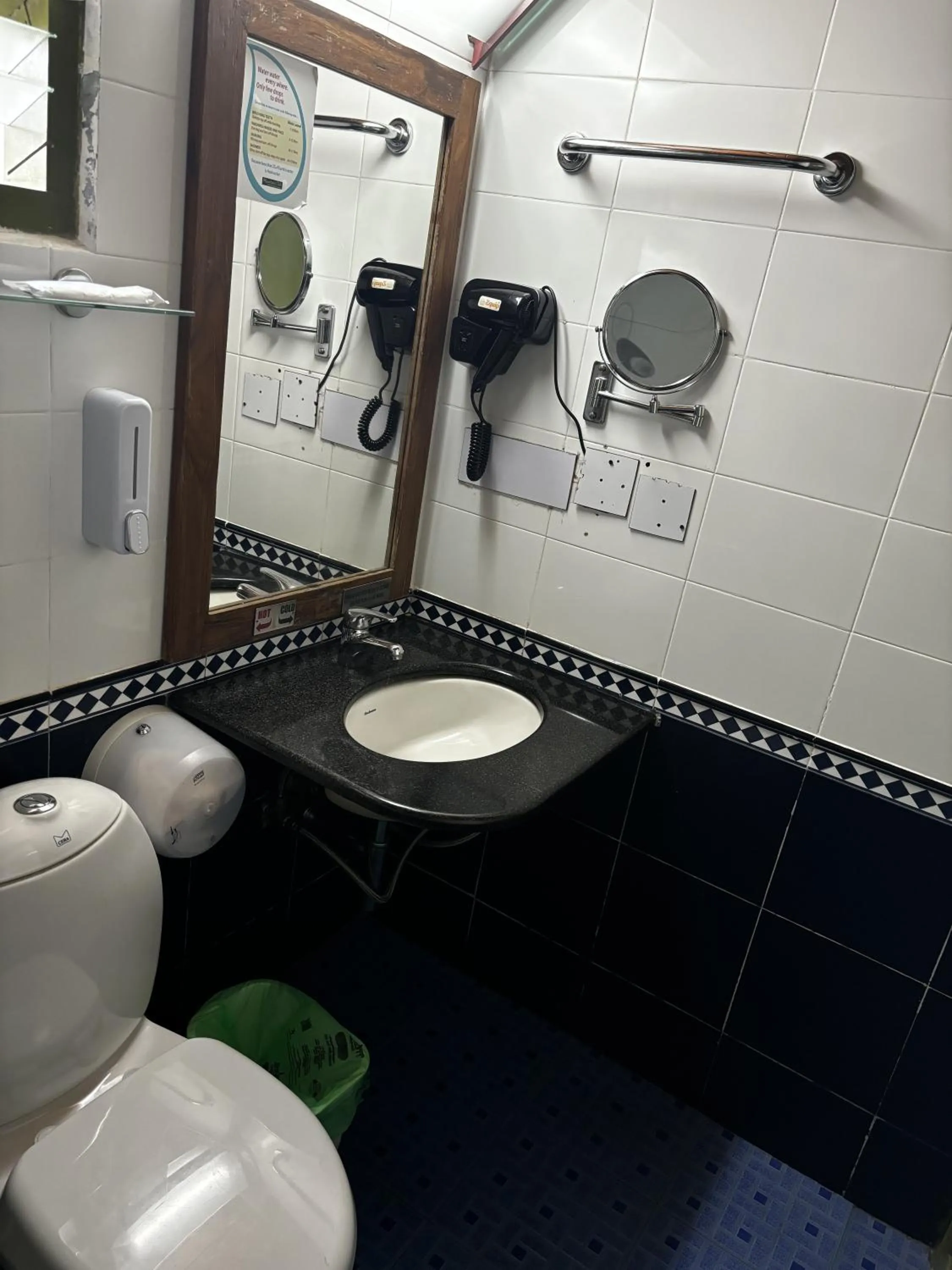 Toilet in Mountain Club Resort Munnar