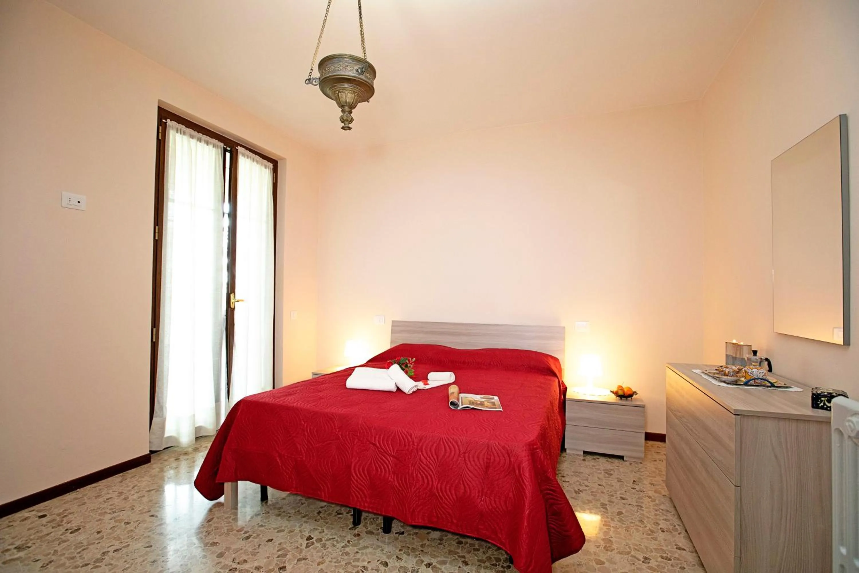 Bedroom, Bed in Villa Alberti Appartamento Bruna - Happy Rentals