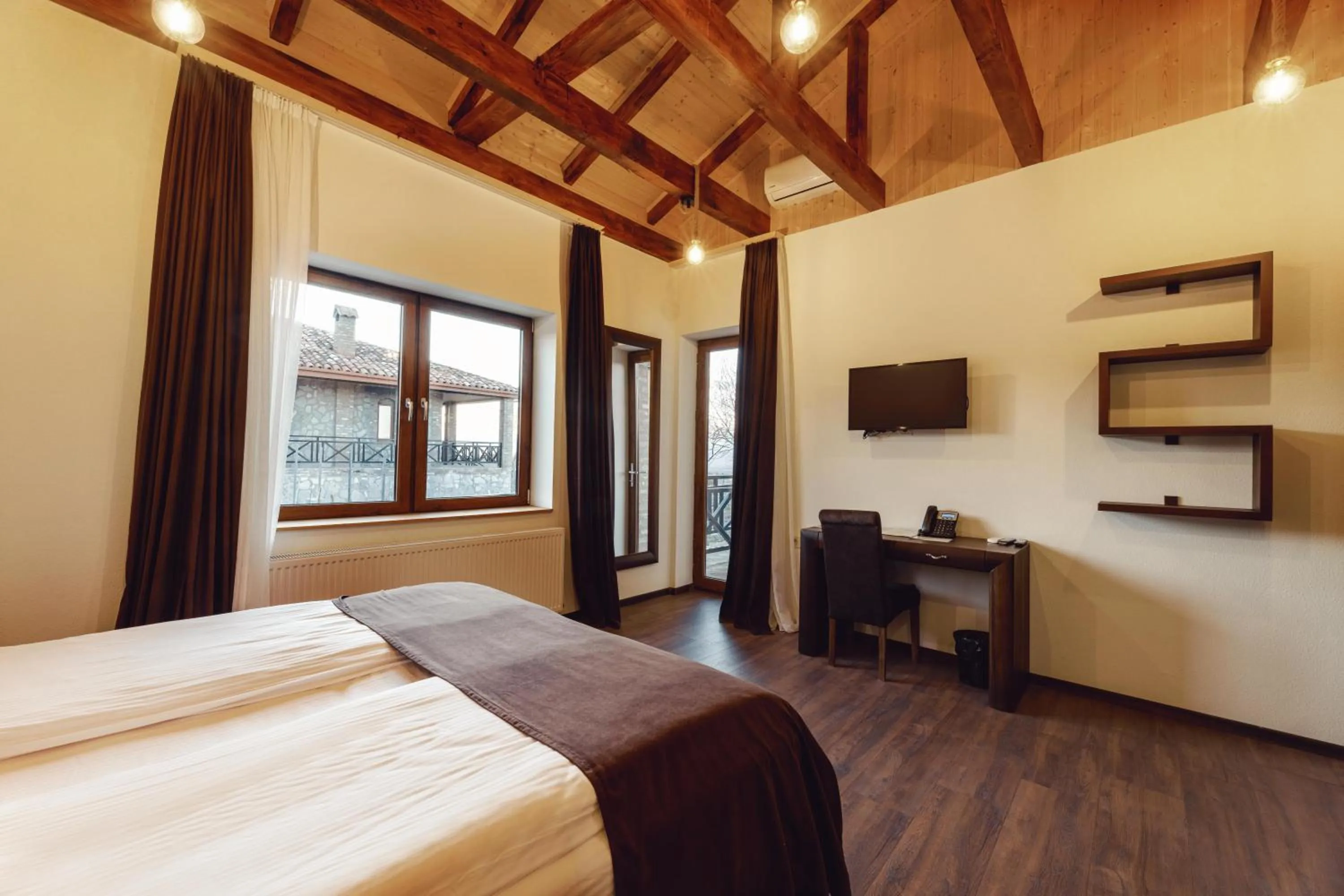 Bedroom, Bed in Schuchmann Wines Château,Villas & SPA