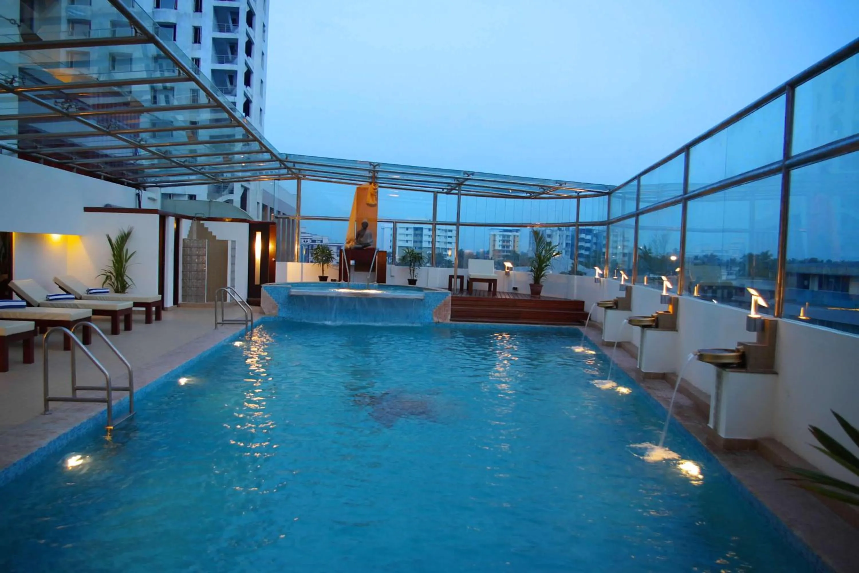 Swimming pool in Gokulam Park