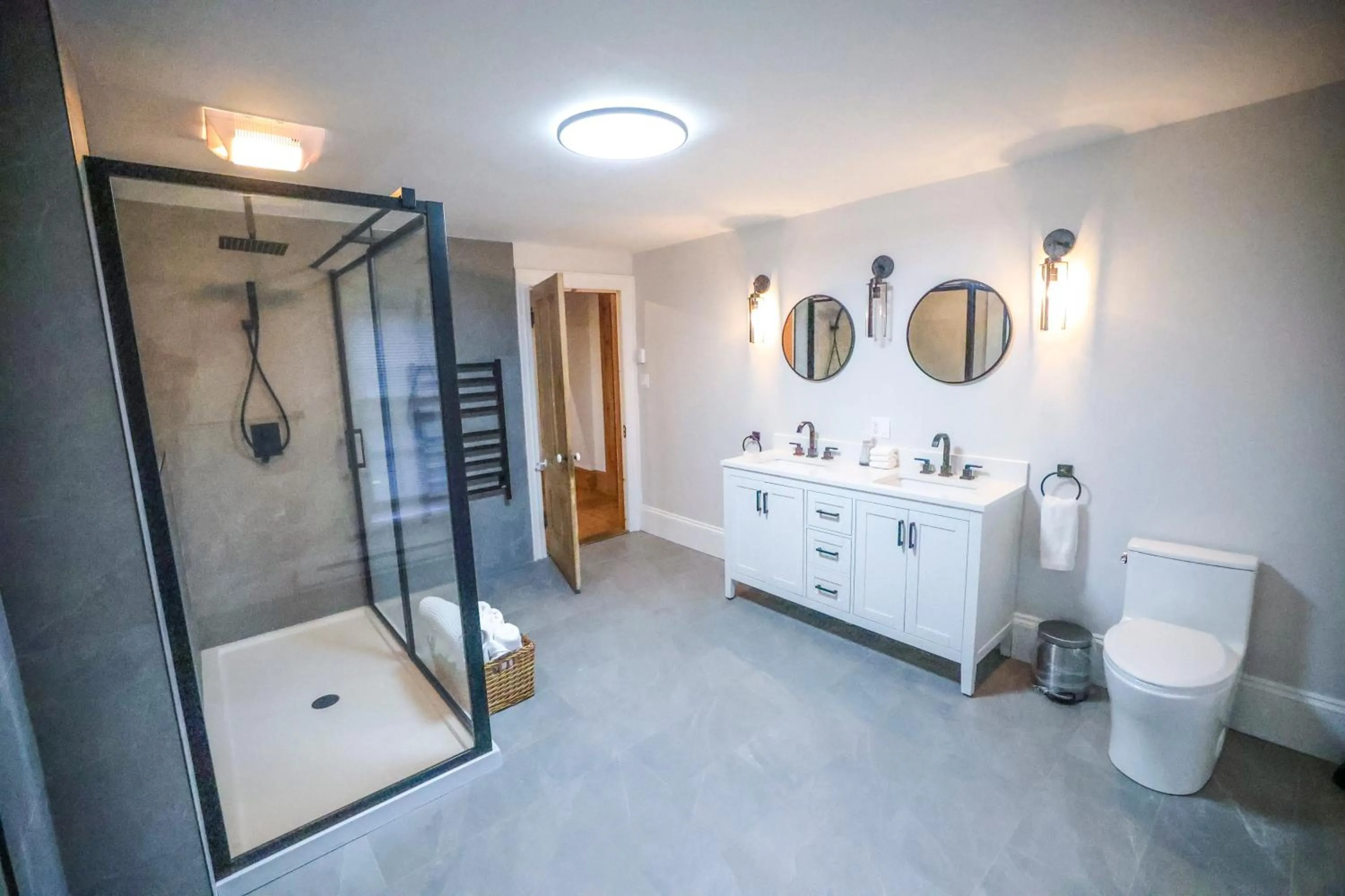 The Kitch'inn - Boutique Inn and Wine Bar