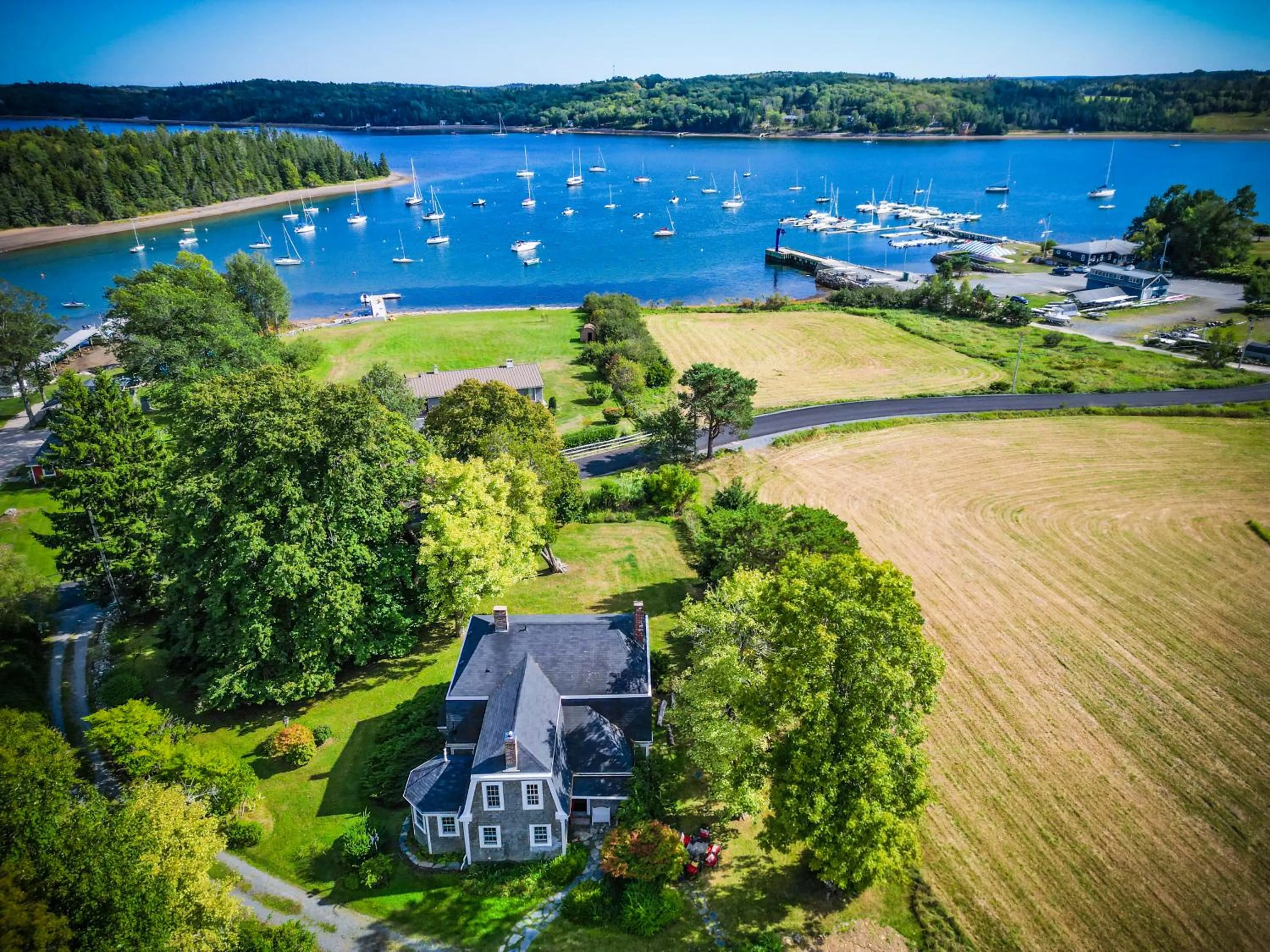 The Kitch'inn - Boutique Inn and Wine Bar