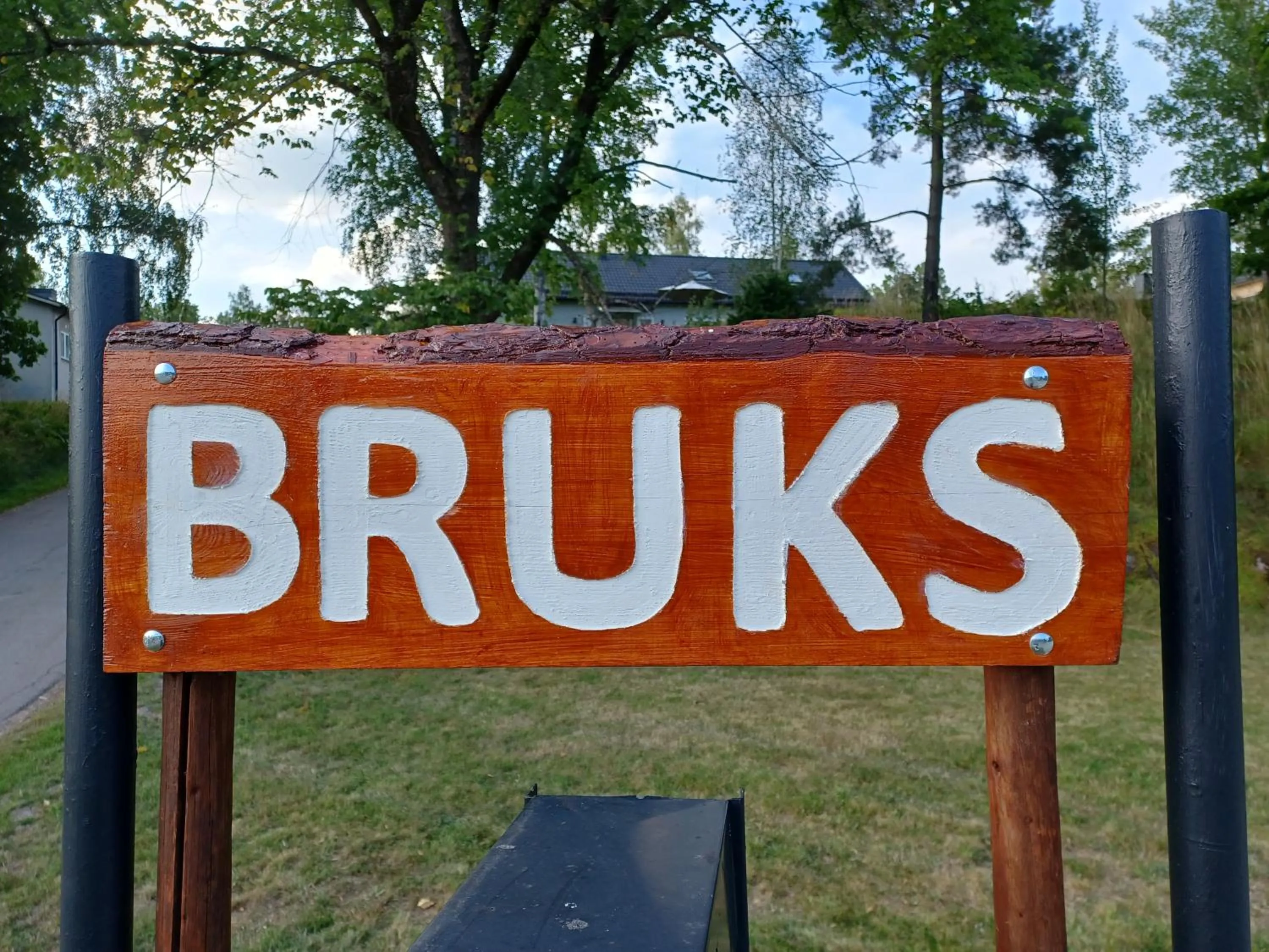 Property logo or sign in Brukshotellet Skinnsberg