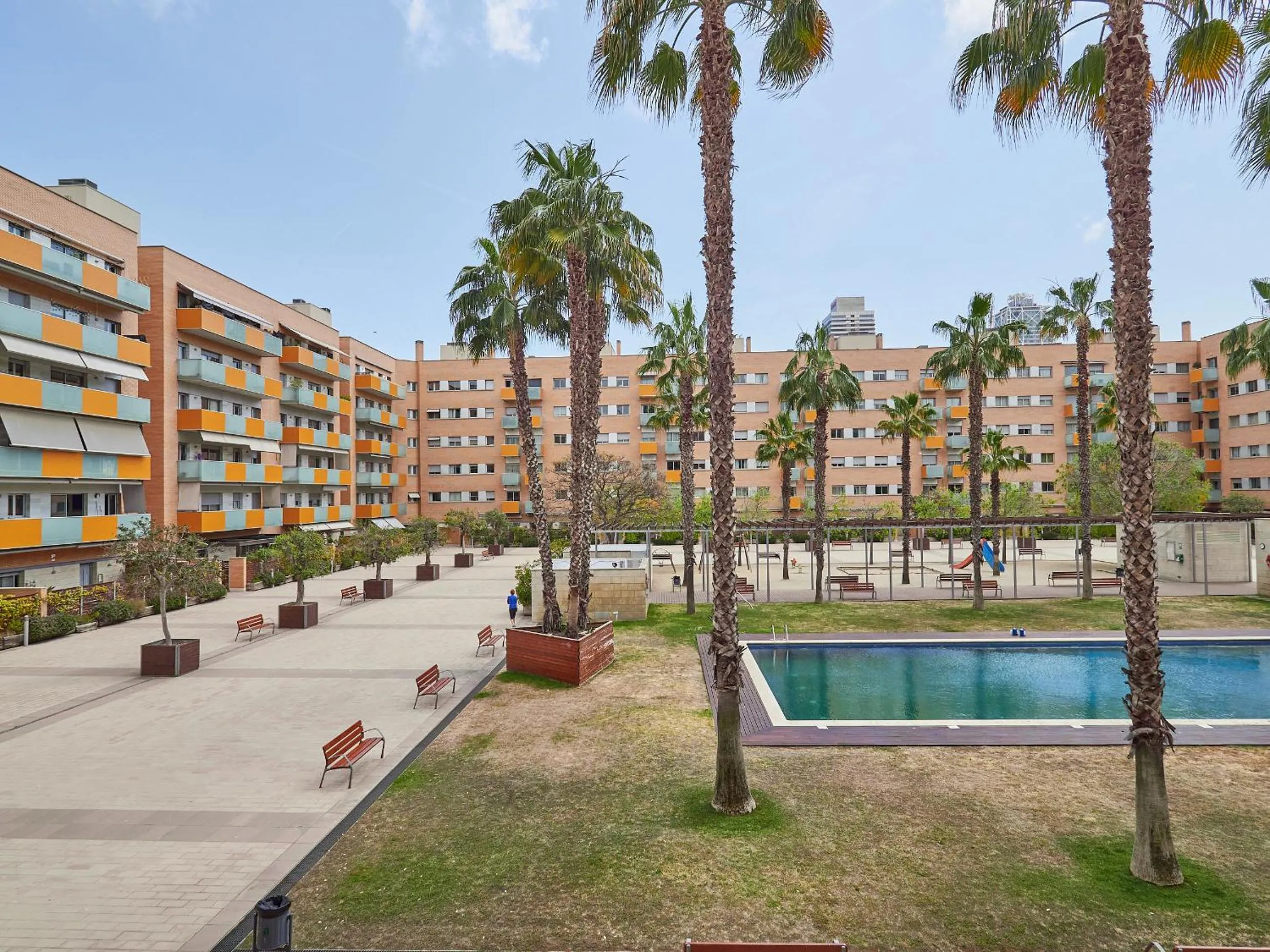Garden view in BarcelonaForRent Vila Olimpica Pool Suites