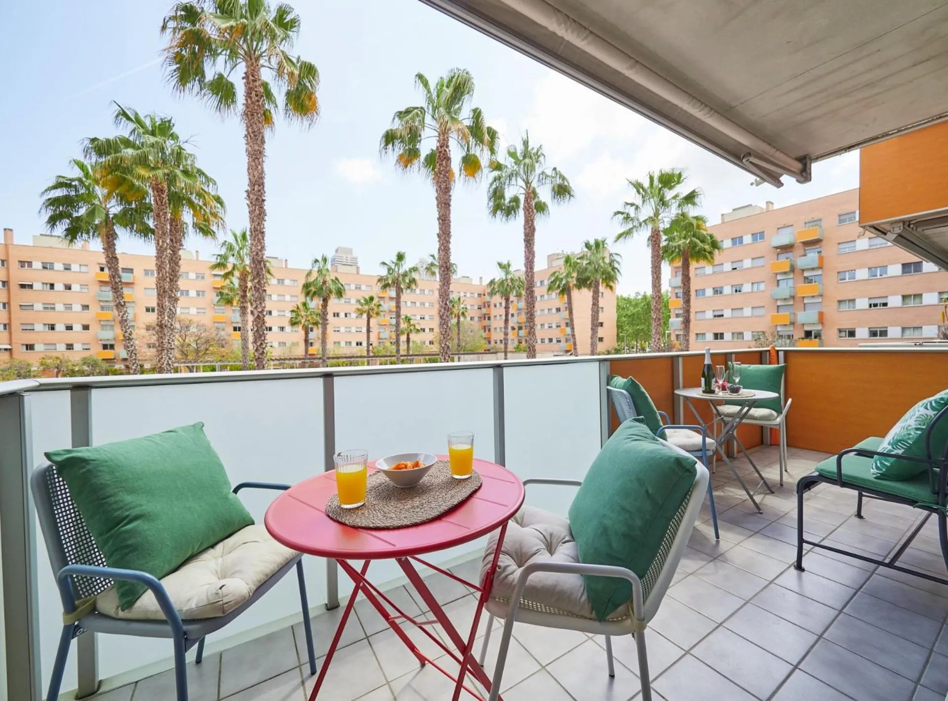 Day in BarcelonaForRent Vila Olimpica Pool Suites