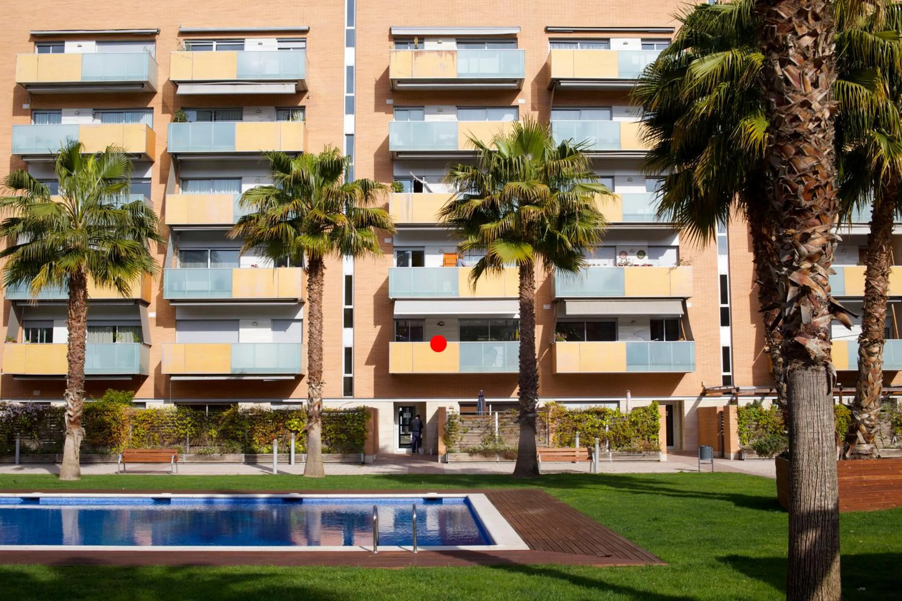 Facade/entrance in BarcelonaForRent Vila Olimpica Pool Suites