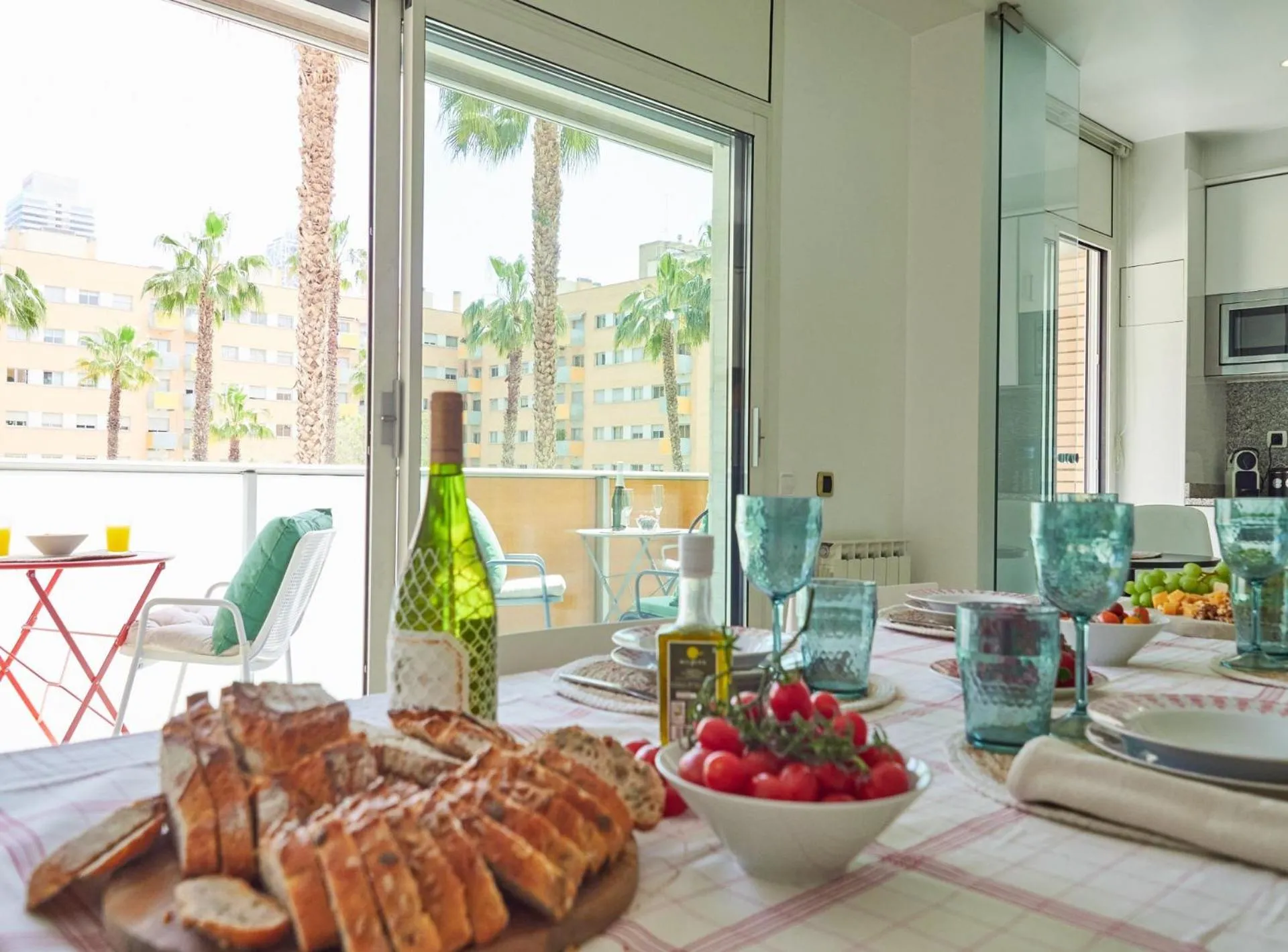 Food and drinks in BarcelonaForRent Vila Olimpica Pool Suites