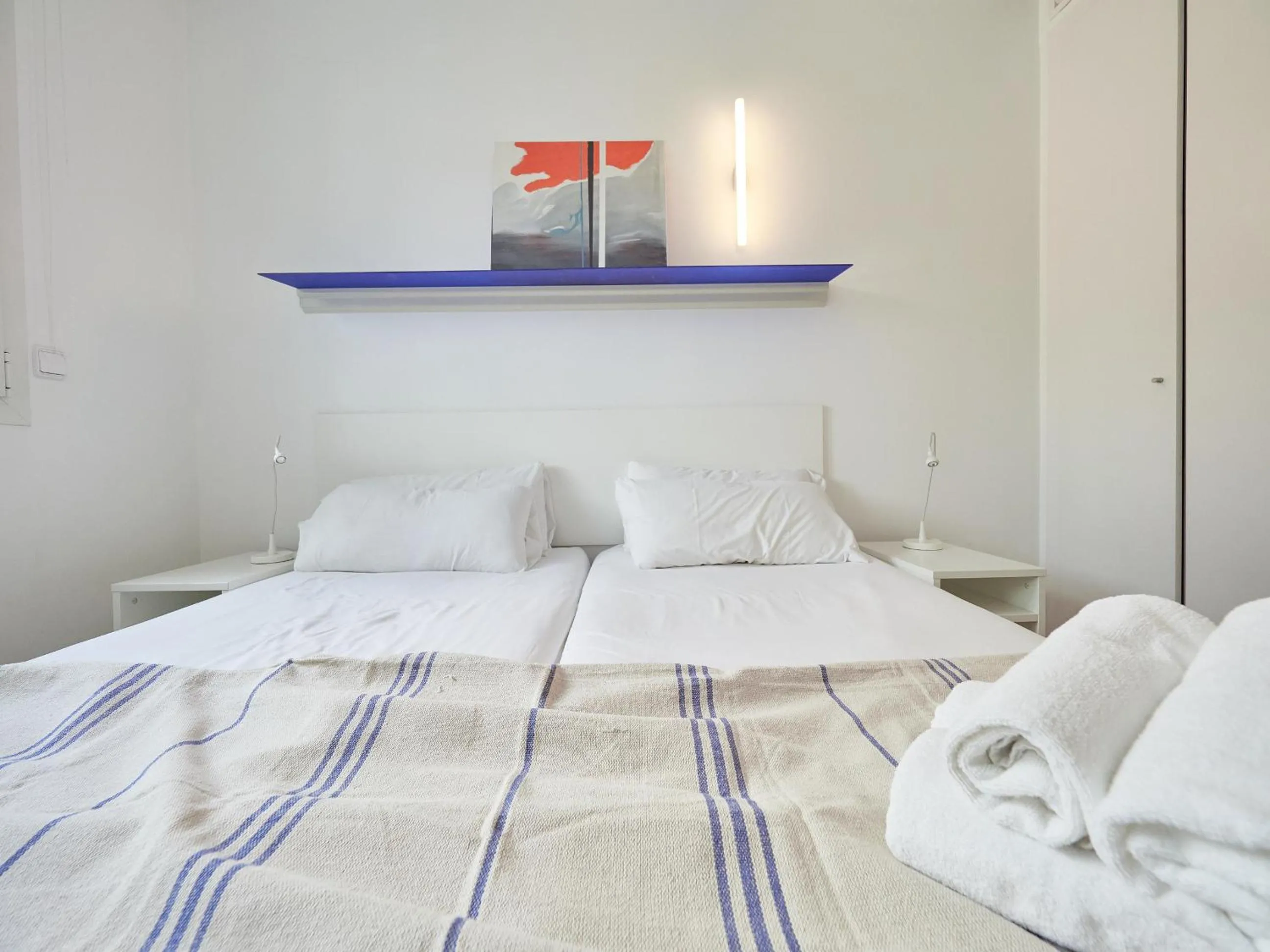 Bed in BarcelonaForRent Vila Olimpica Pool Suites