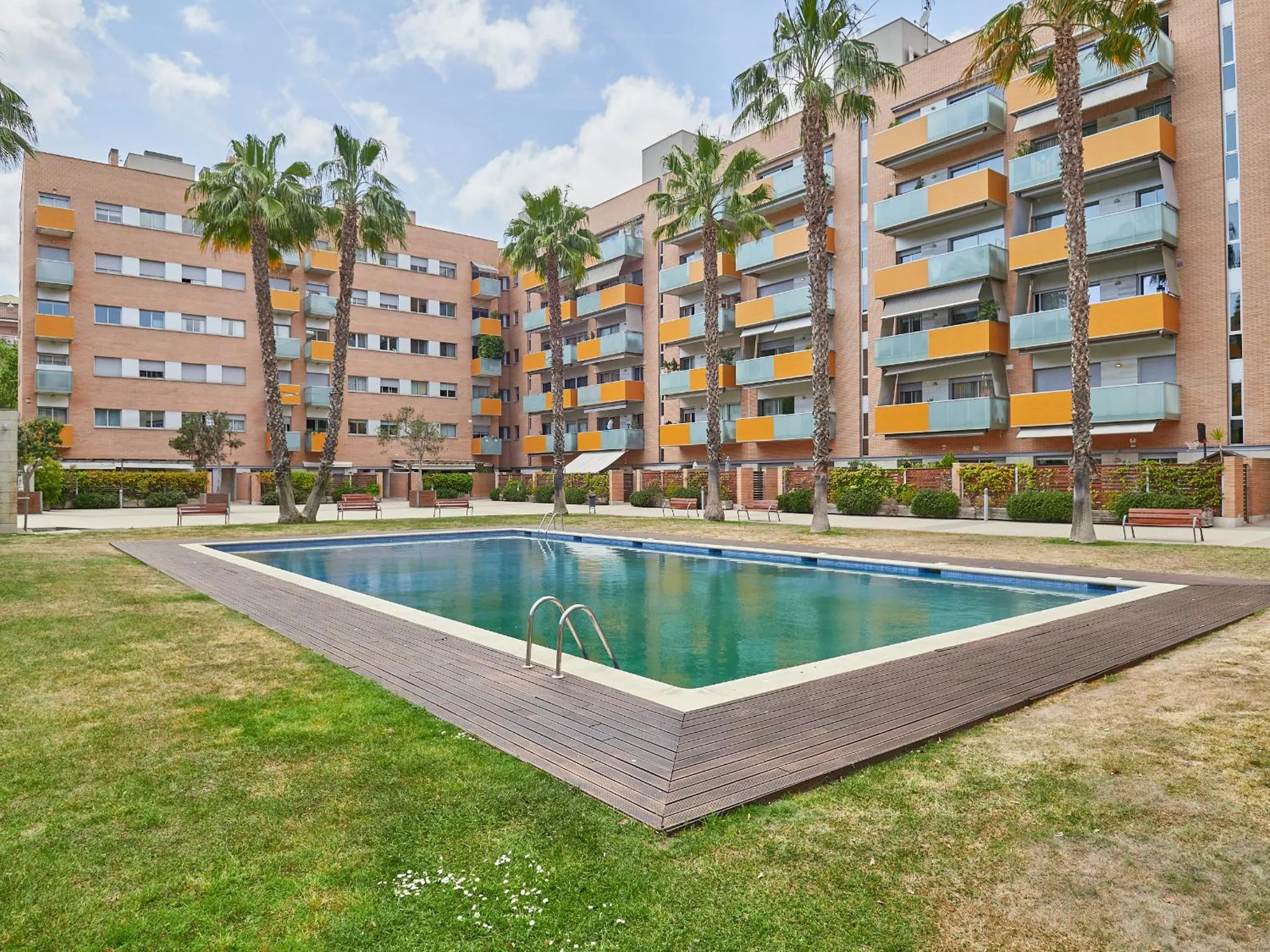 Garden in BarcelonaForRent Vila Olimpica Pool Suites