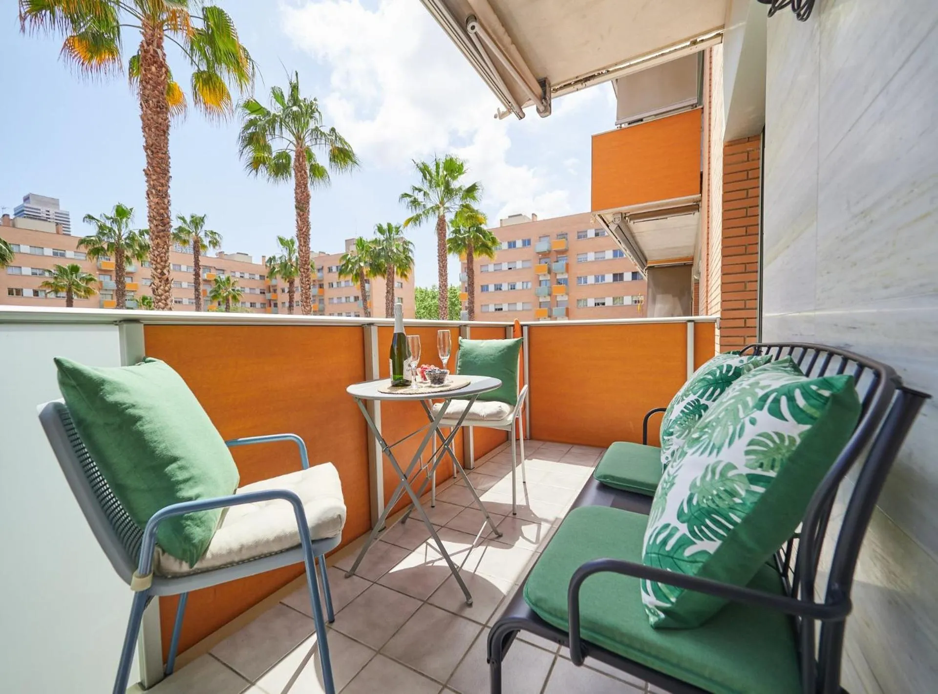 Day in BarcelonaForRent Vila Olimpica Pool Suites