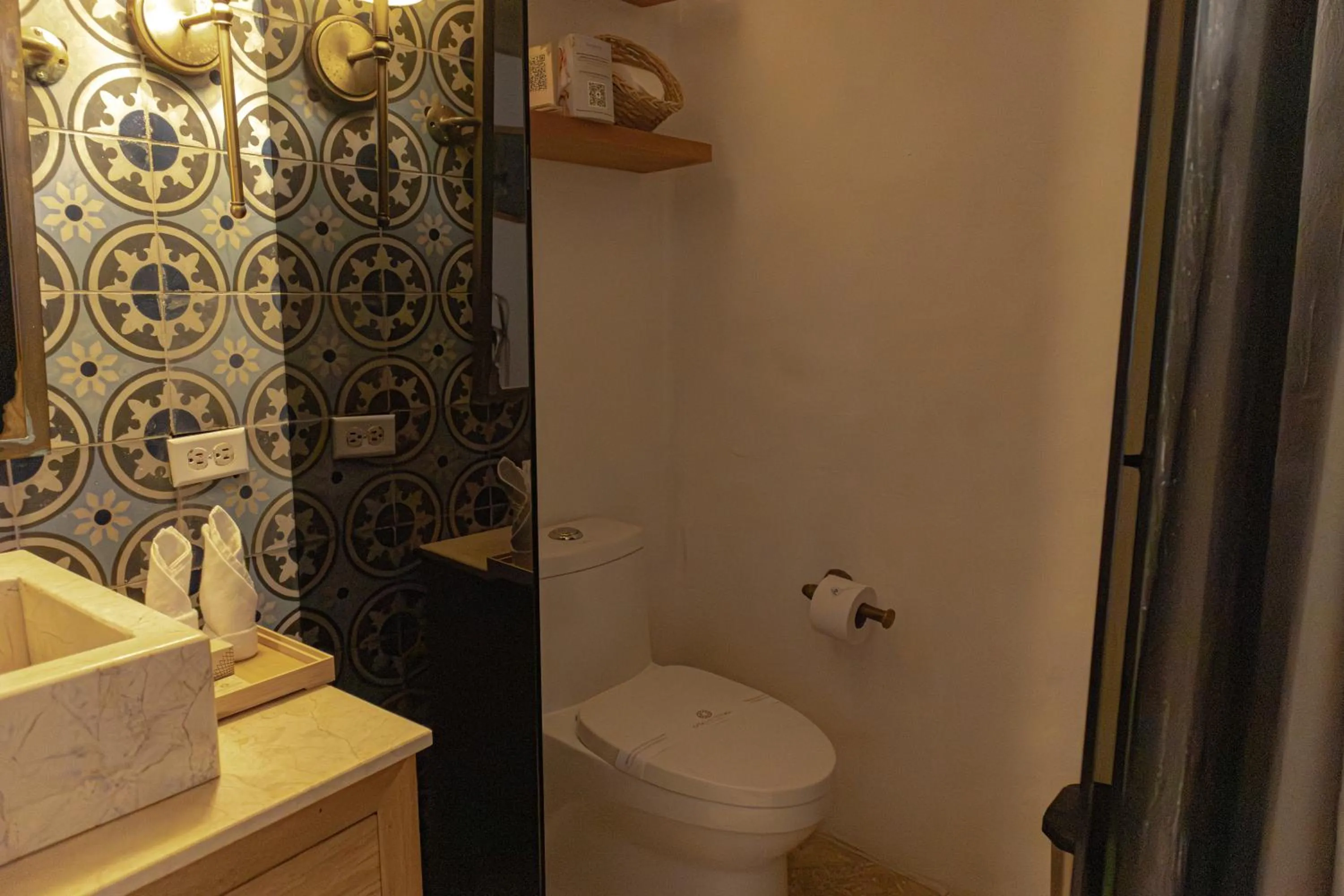 Toilet in Hotel Casa La Factoria by Faranda Boutique, a member of Radisson Individuals