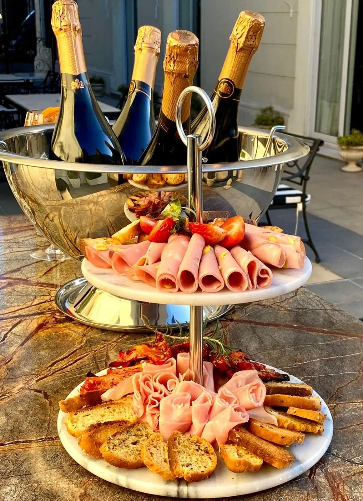 Restaurant/places to eat in Hotel Carat Apart Boutique