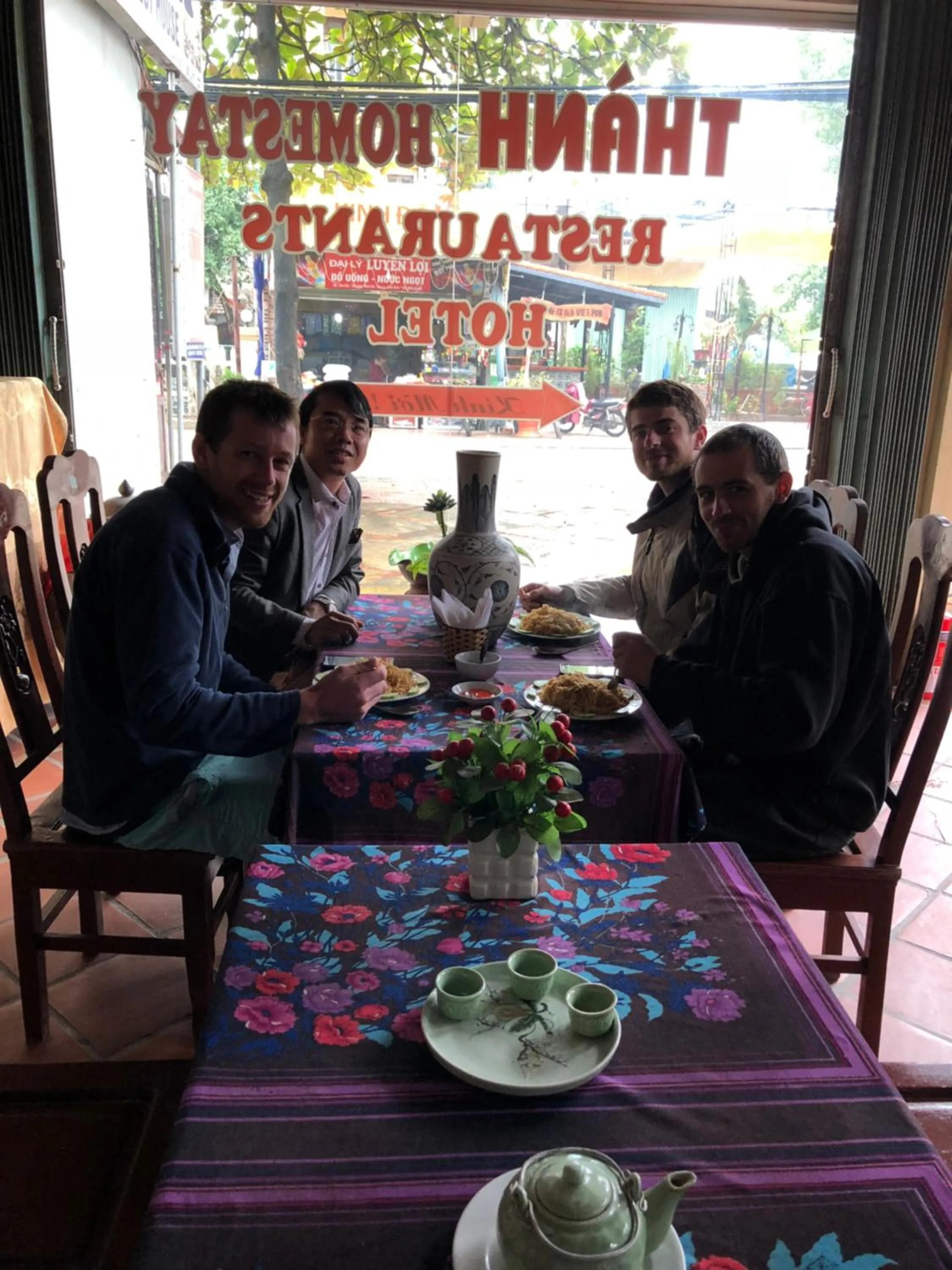 group of guests in Tam Coc - Thành Homestay