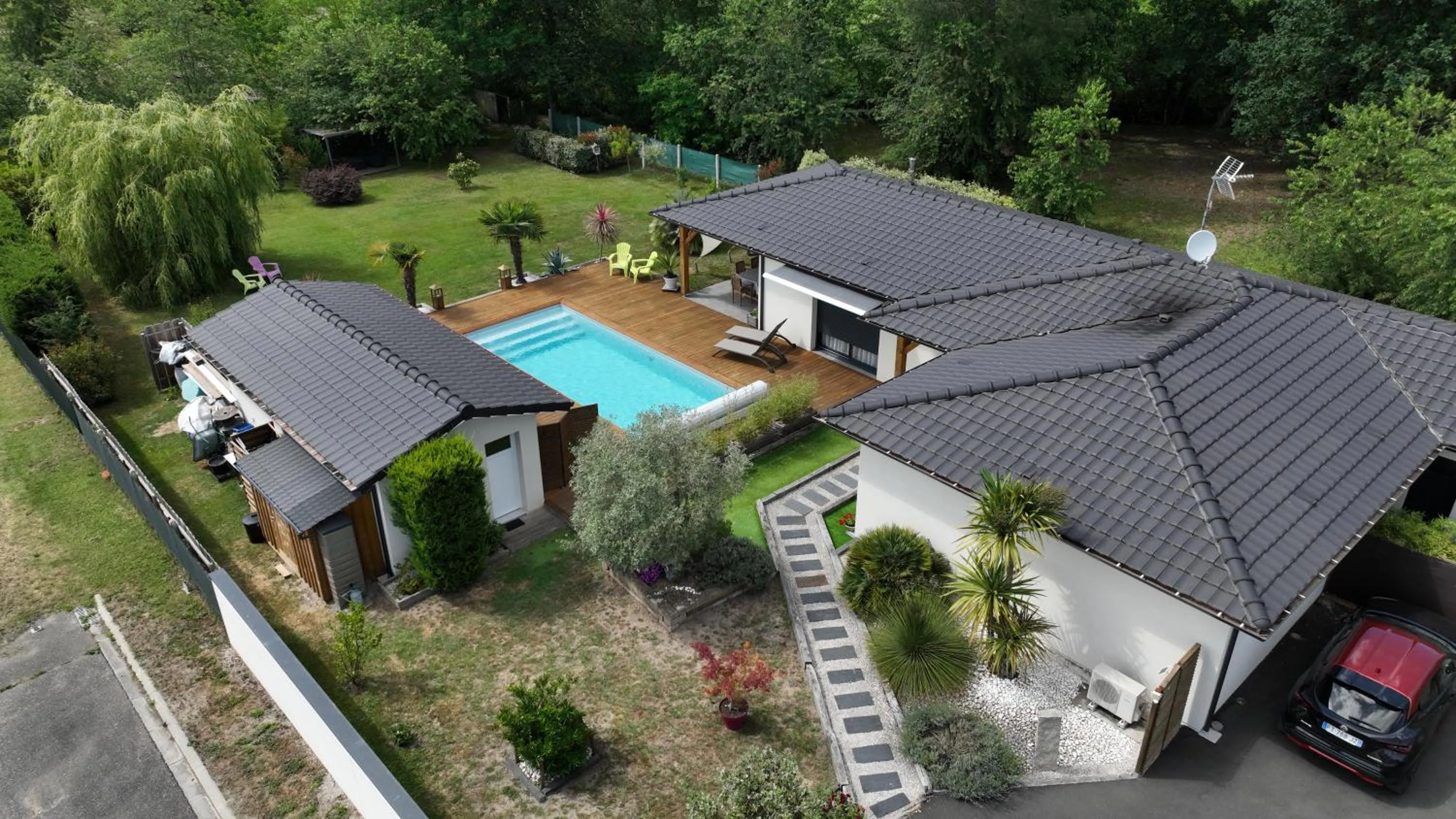 Property building in Chambre d'hôtes les Iris à Mios sur le Bassin d'Arcachon