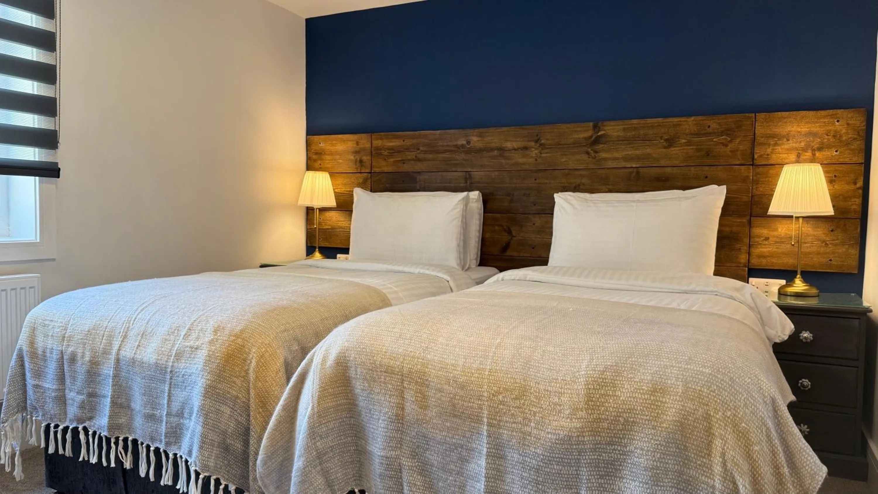 Bedroom, Bed in Watermead House