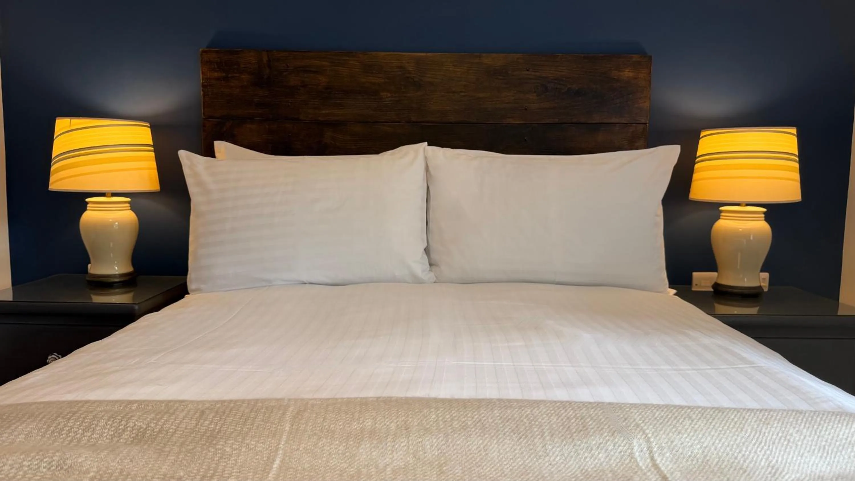 Bedroom, Bed in Watermead House