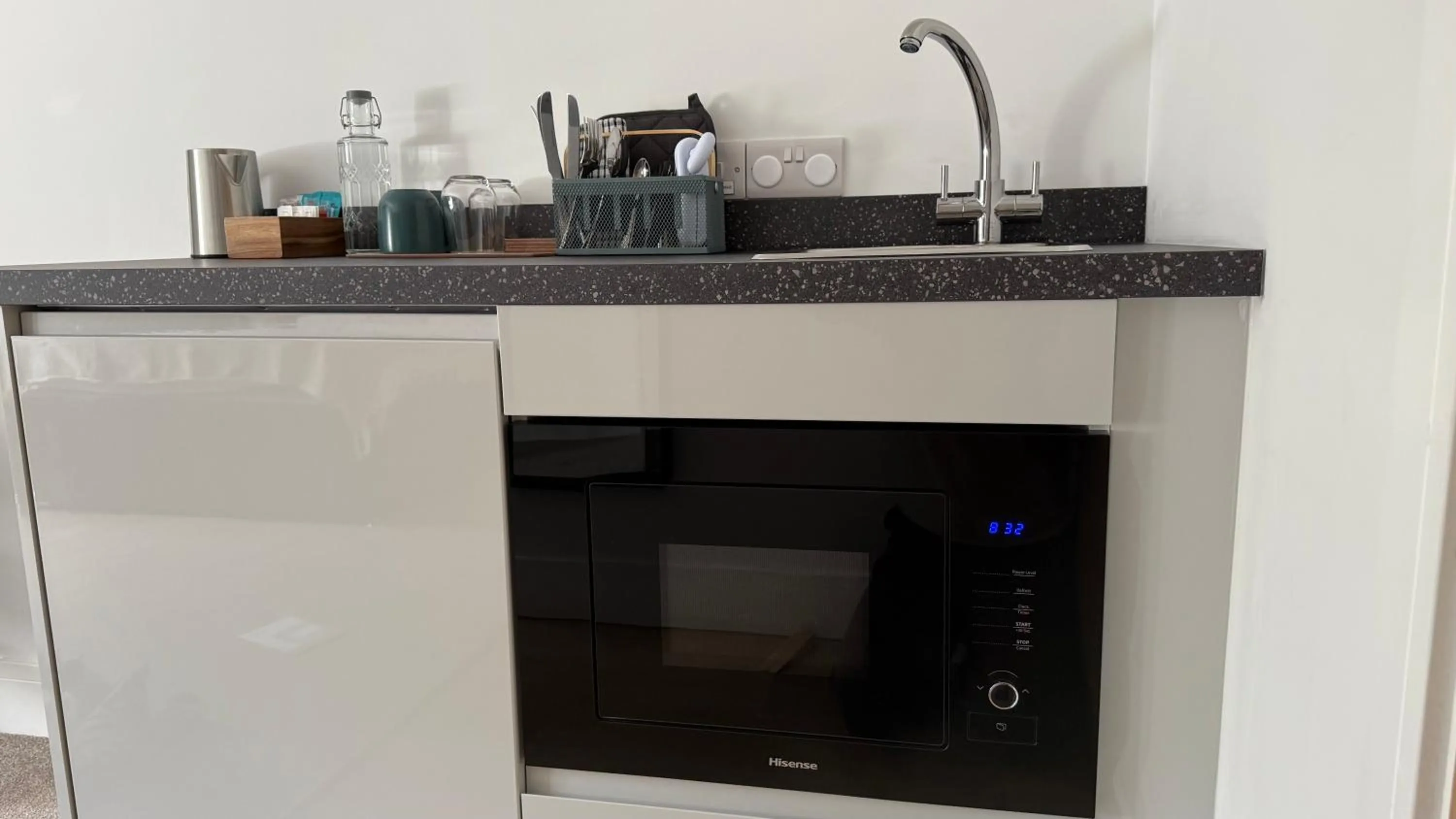 Kitchen or kitchenette in Watermead House