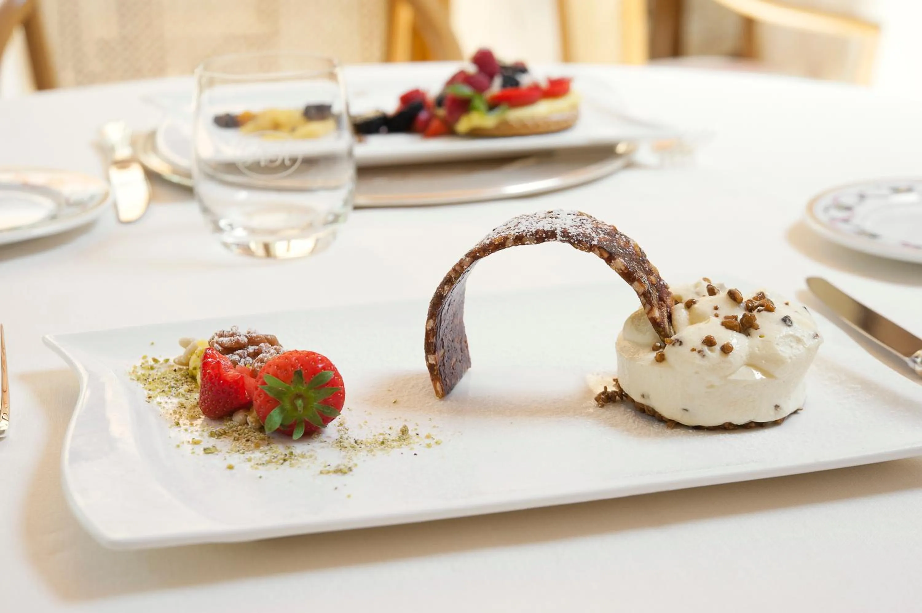 Restaurant/places to eat in Augustus Hotel & Resort