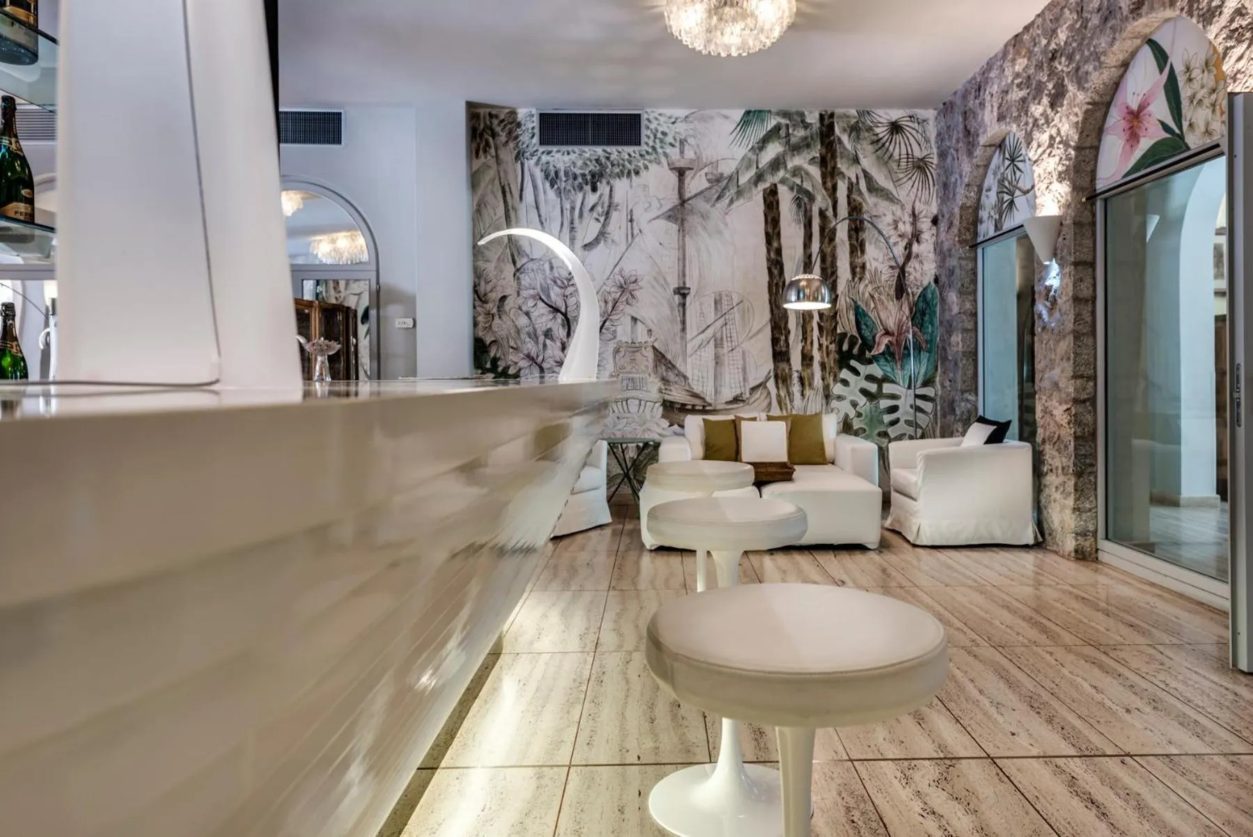 Food and drinks in Augustus Hotel & Resort