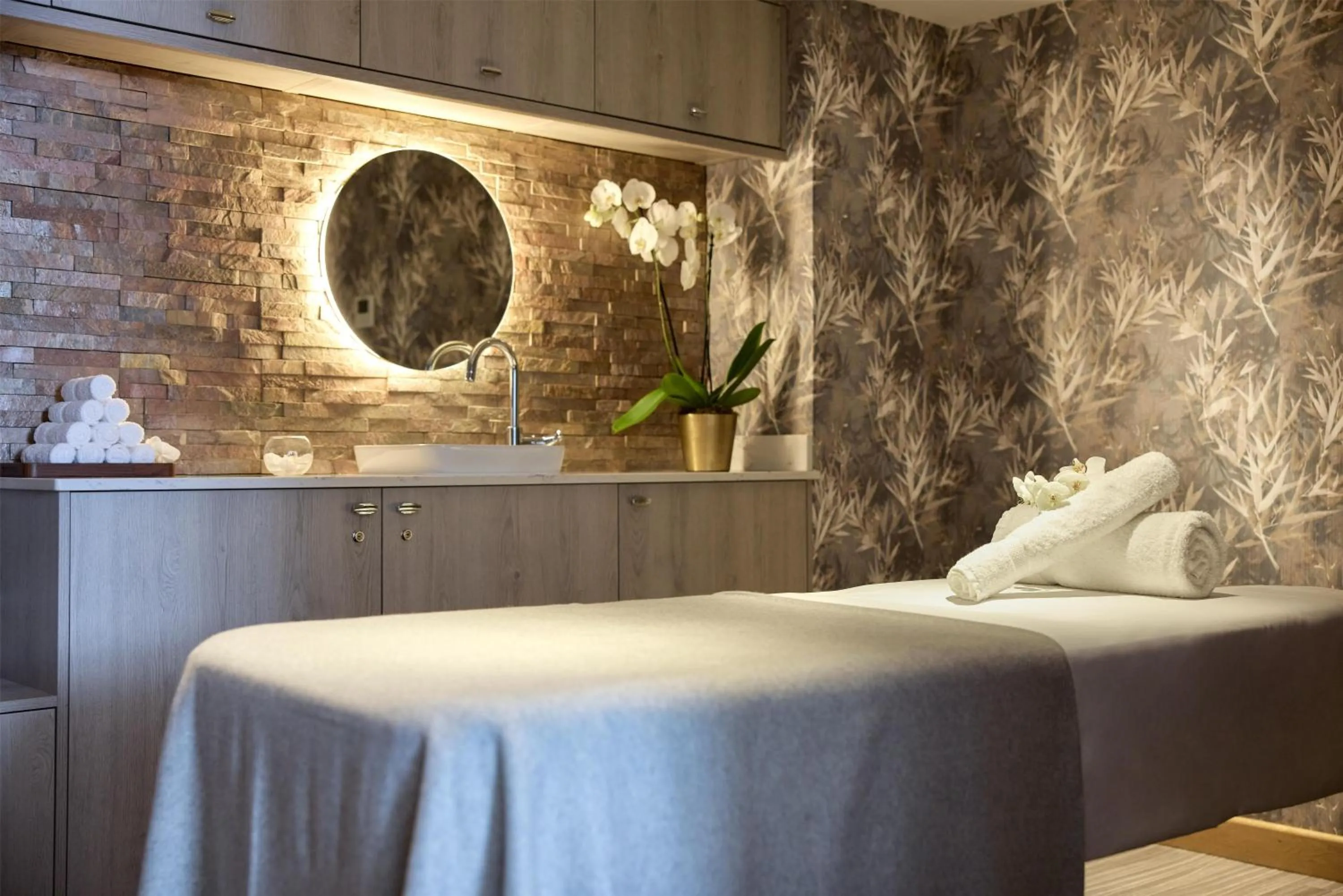 Spa and wellness centre/facilities, Bed in Hyatt Regency London - The Churchill