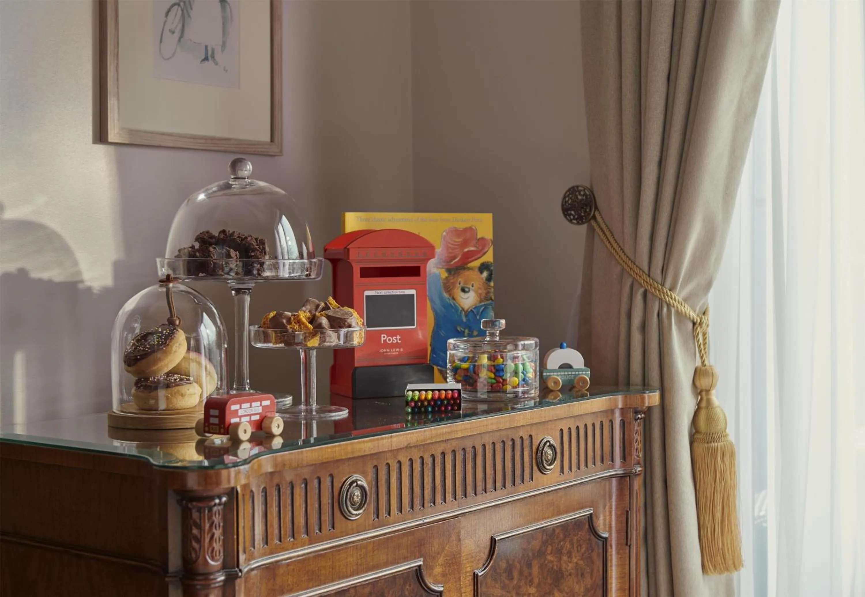 Photo of the whole room in Hyatt Regency London - The Churchill