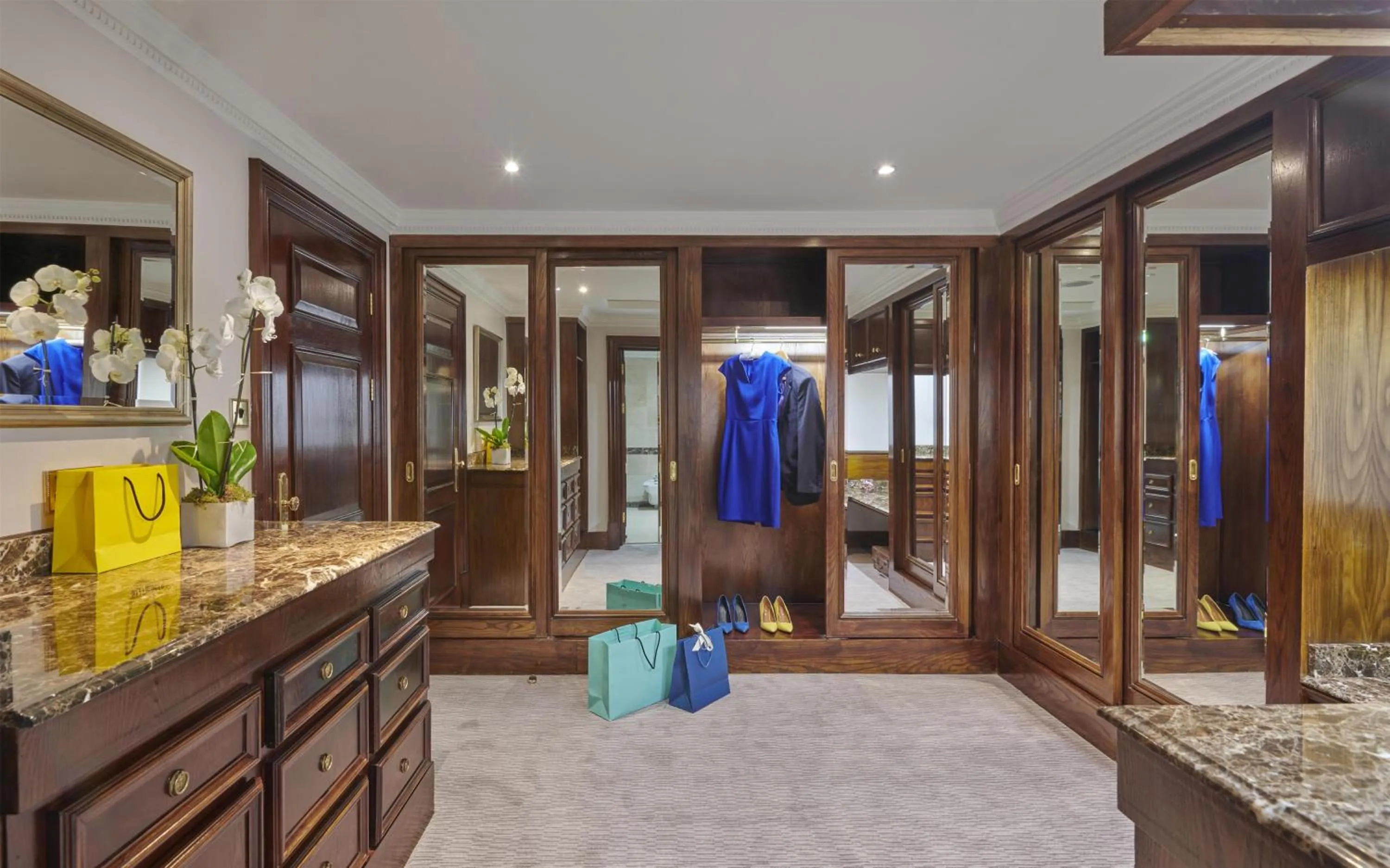 Photo of the whole room in Hyatt Regency London - The Churchill