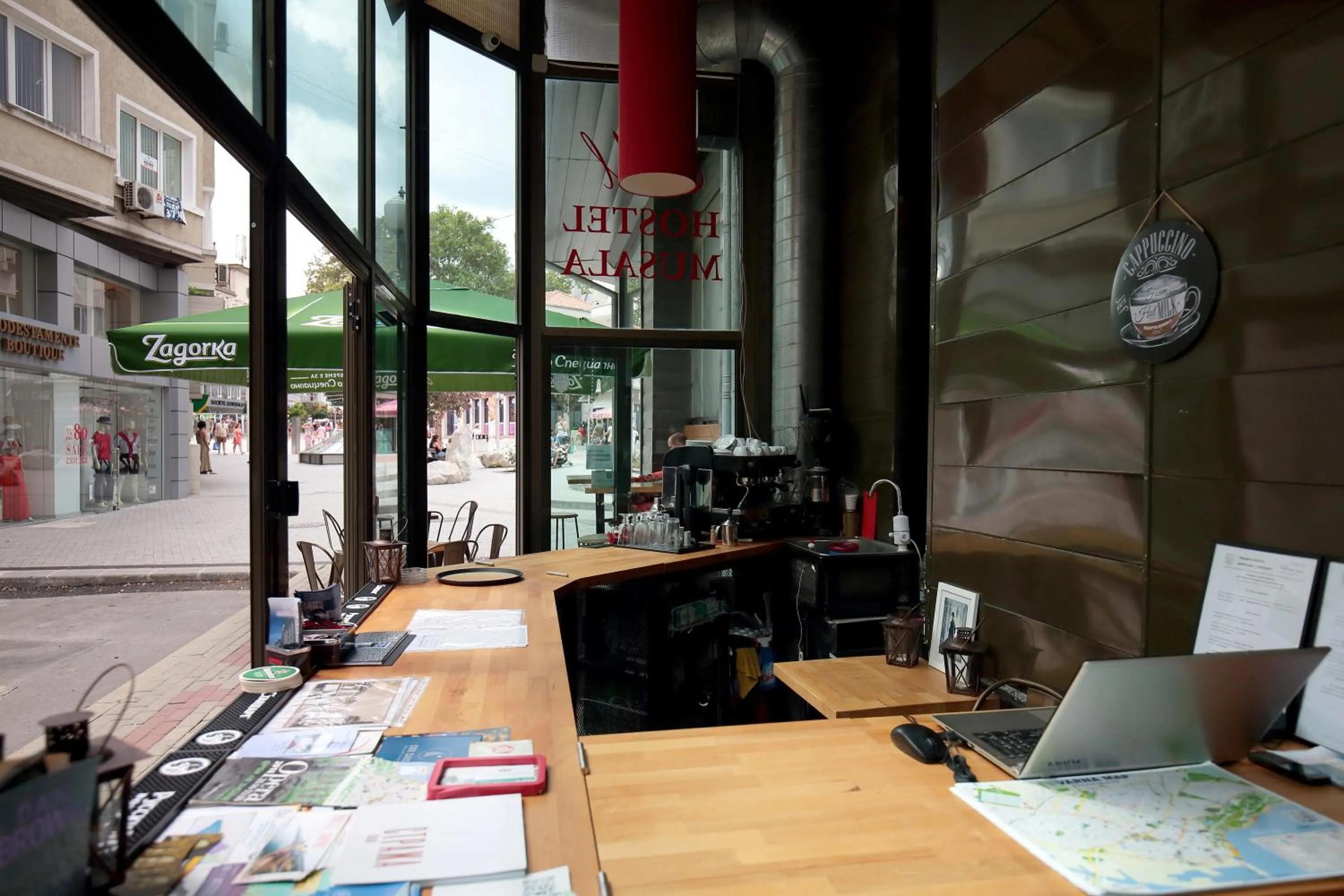 Restaurant/places to eat in Hostel Musala