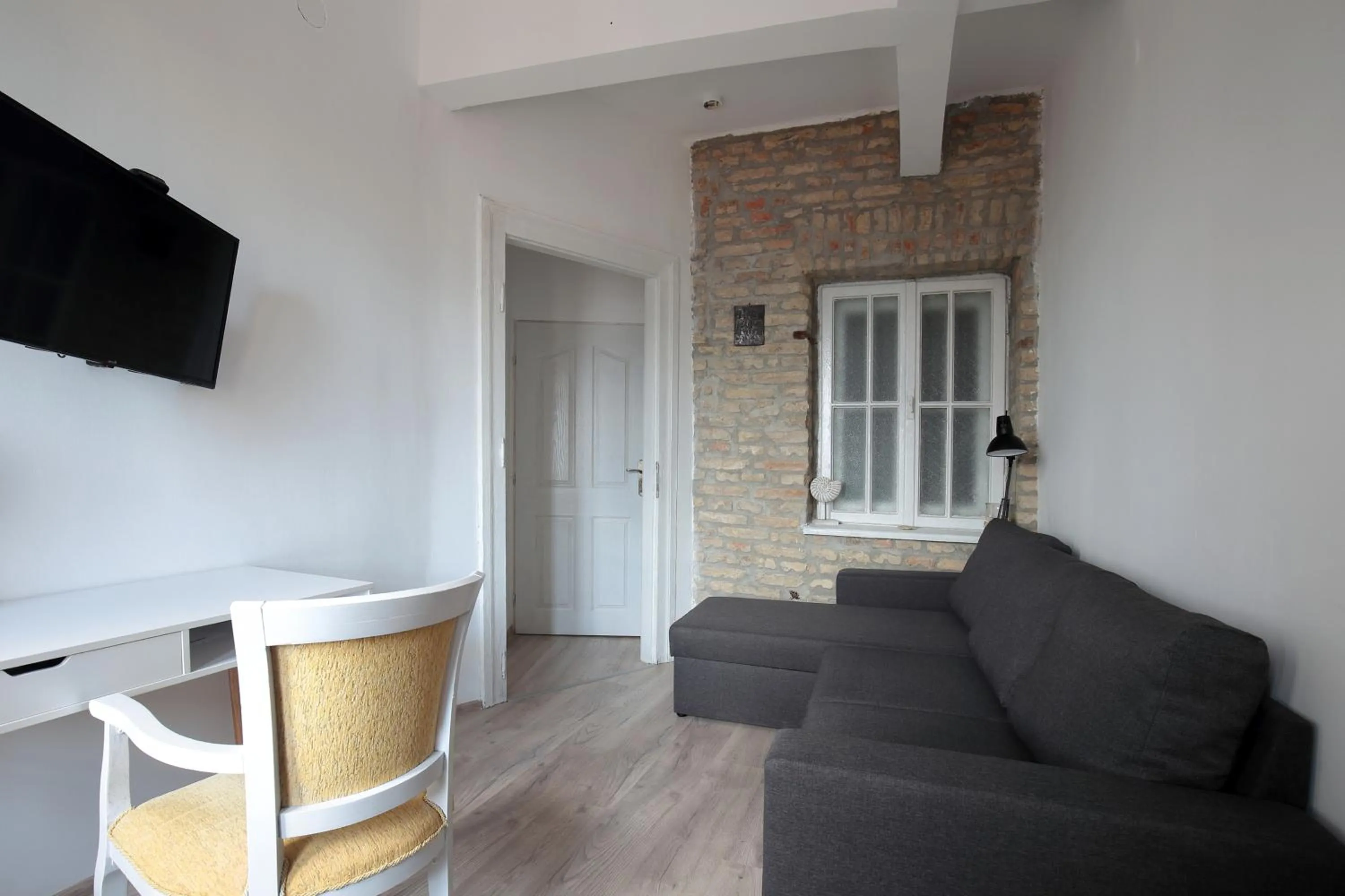 Communal lounge/ TV room in Hostel Musala