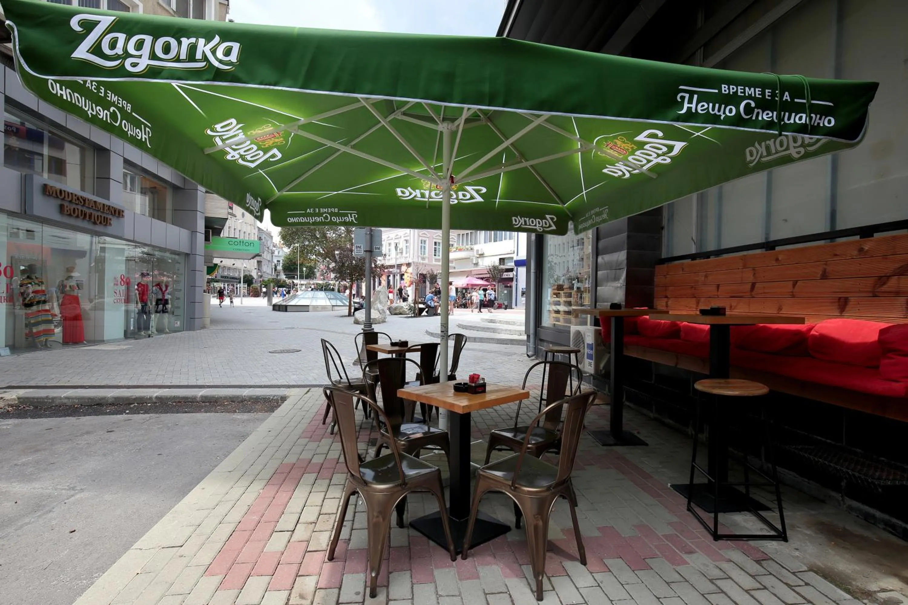 Restaurant/places to eat in Hostel Musala