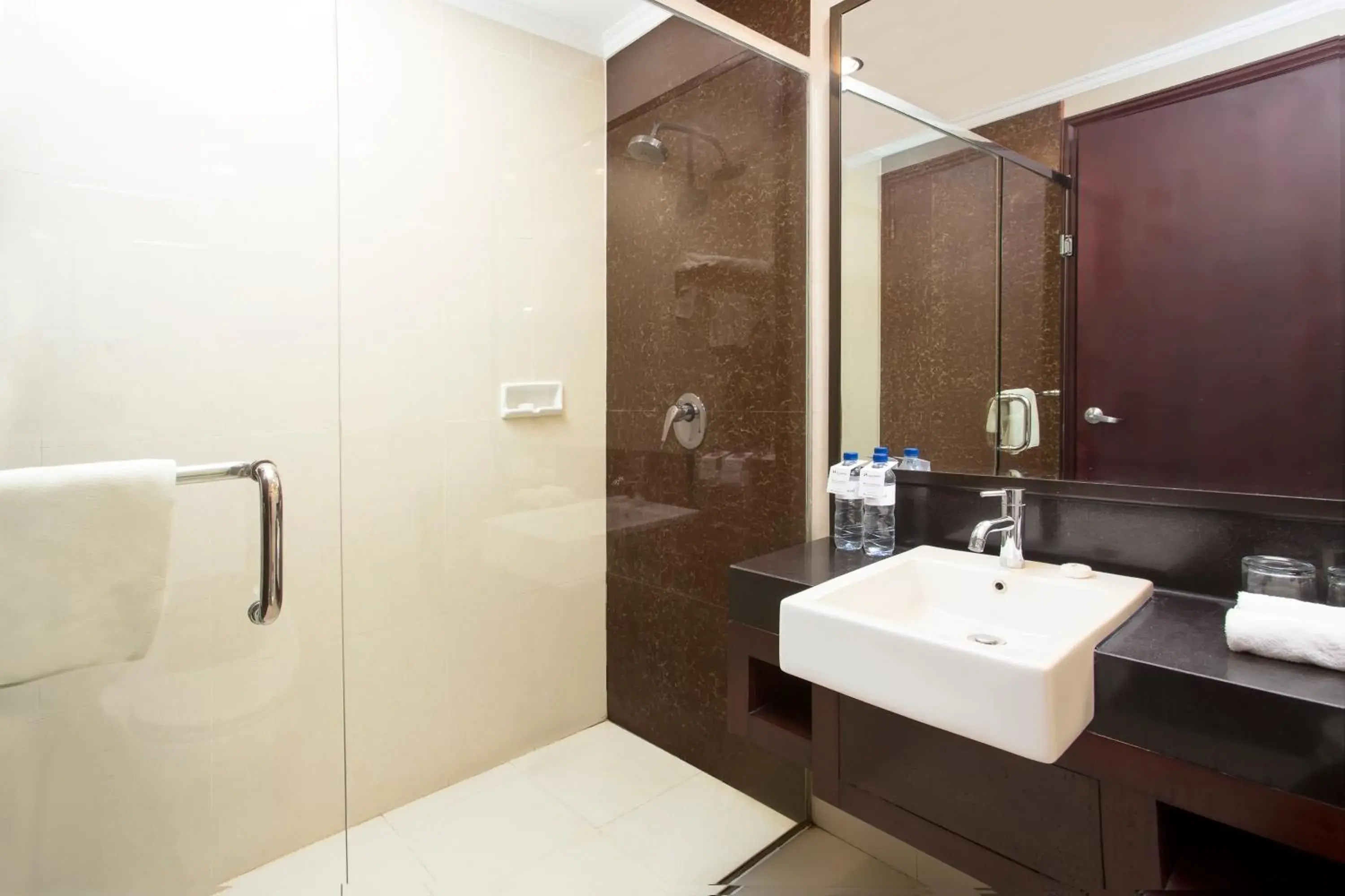Deluxe Twin Room in Swiss-Belhotel Merauke Deluxe Twin Room in Swiss-Belhotel Merauke